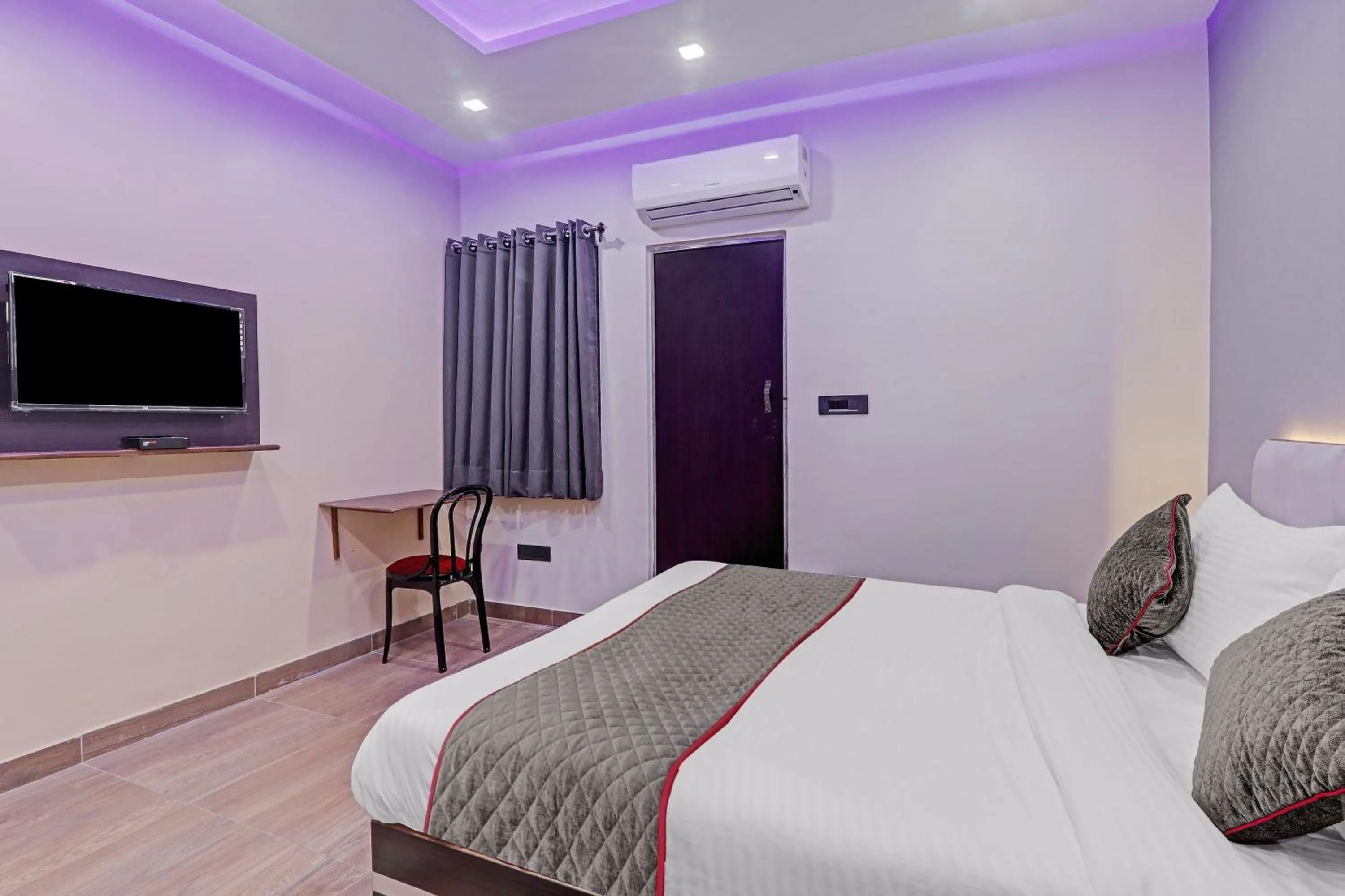 Lobby or reception in Super Townhouse Riddhi Residency