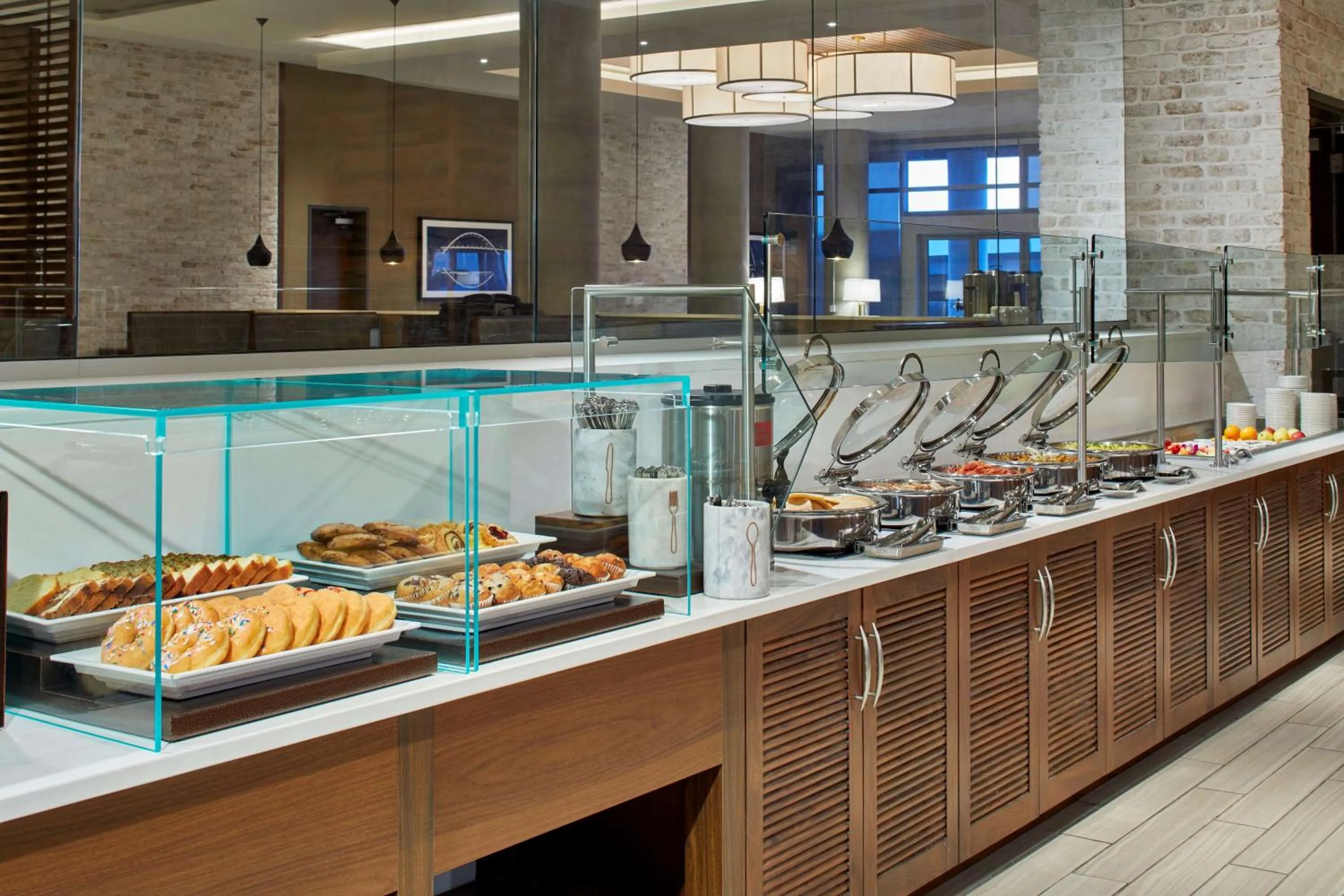 Breakfast in Embassy Suites by Hilton Nashville Downtown