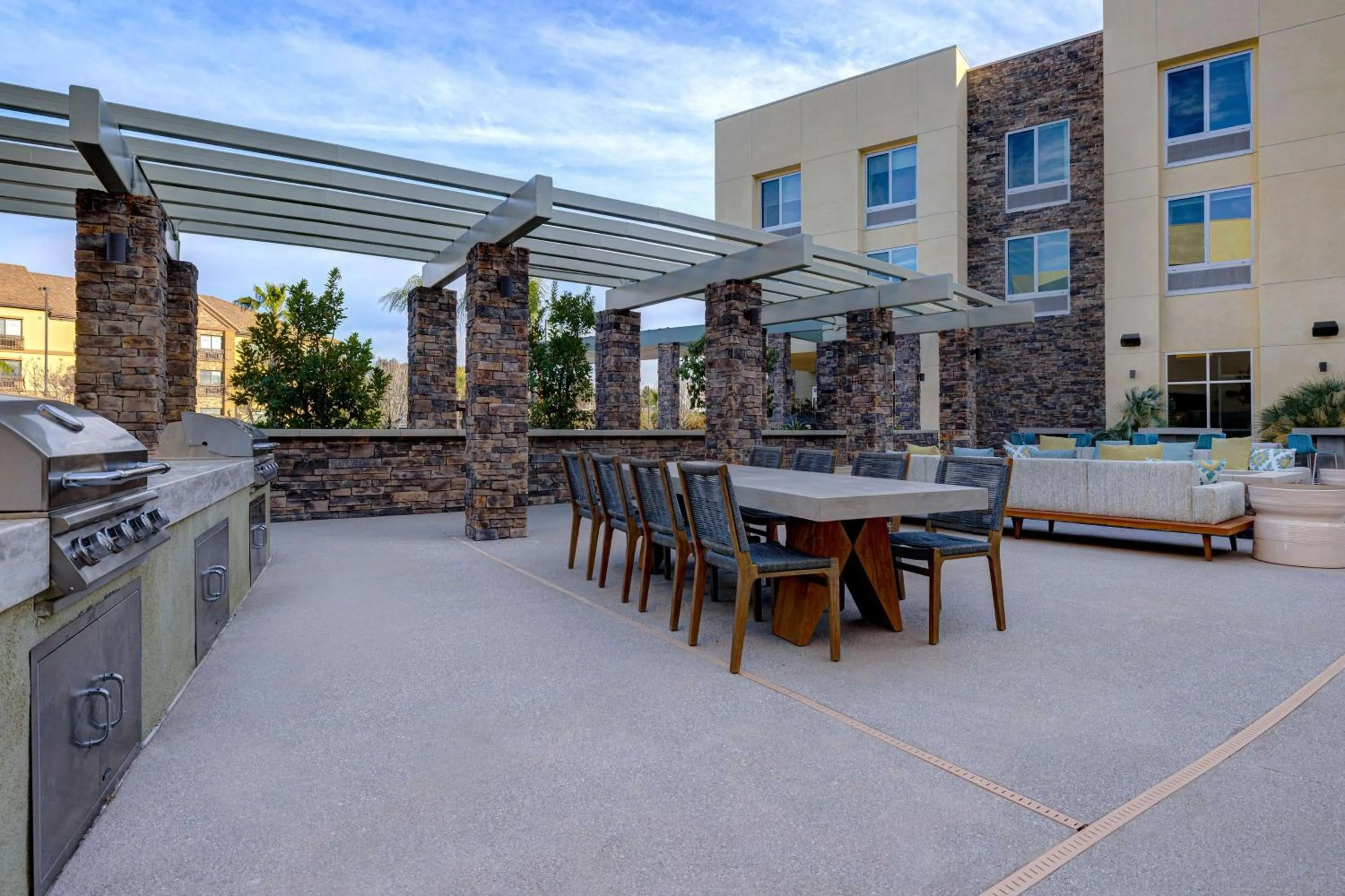Dining area in Hilton Garden Inn Temecula