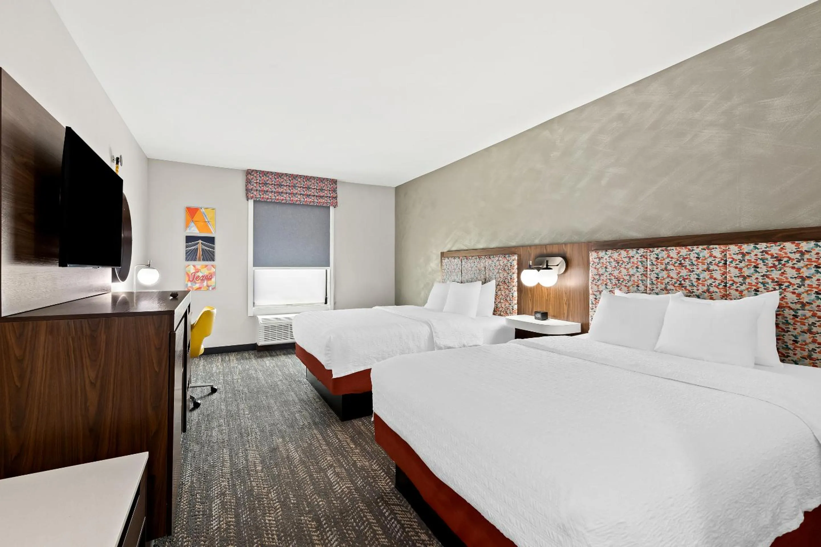 Bedroom, Bed in Hampton Inn Longview