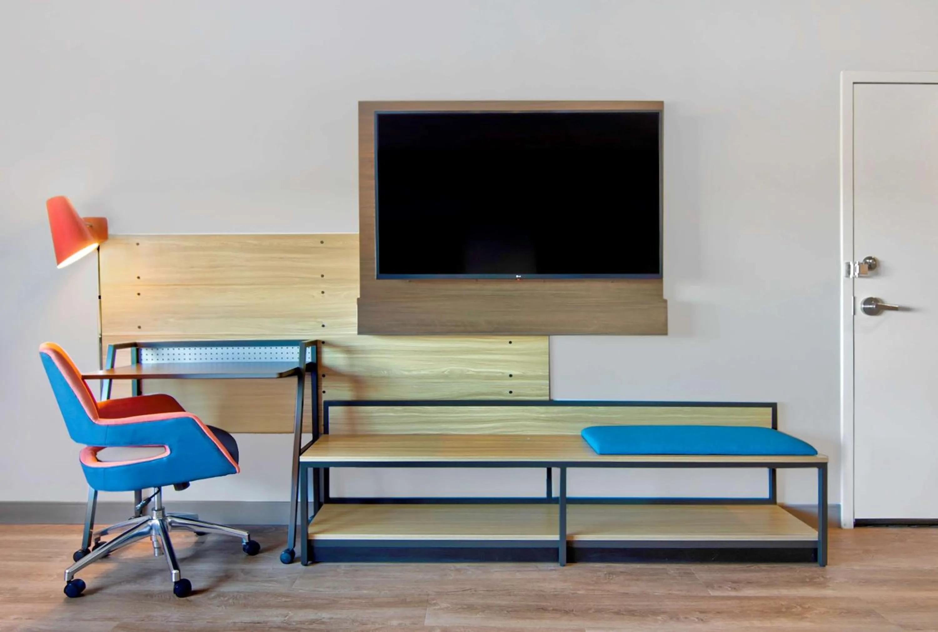 Bedroom in Tru By Hilton Ashburn One Loudoun, Va