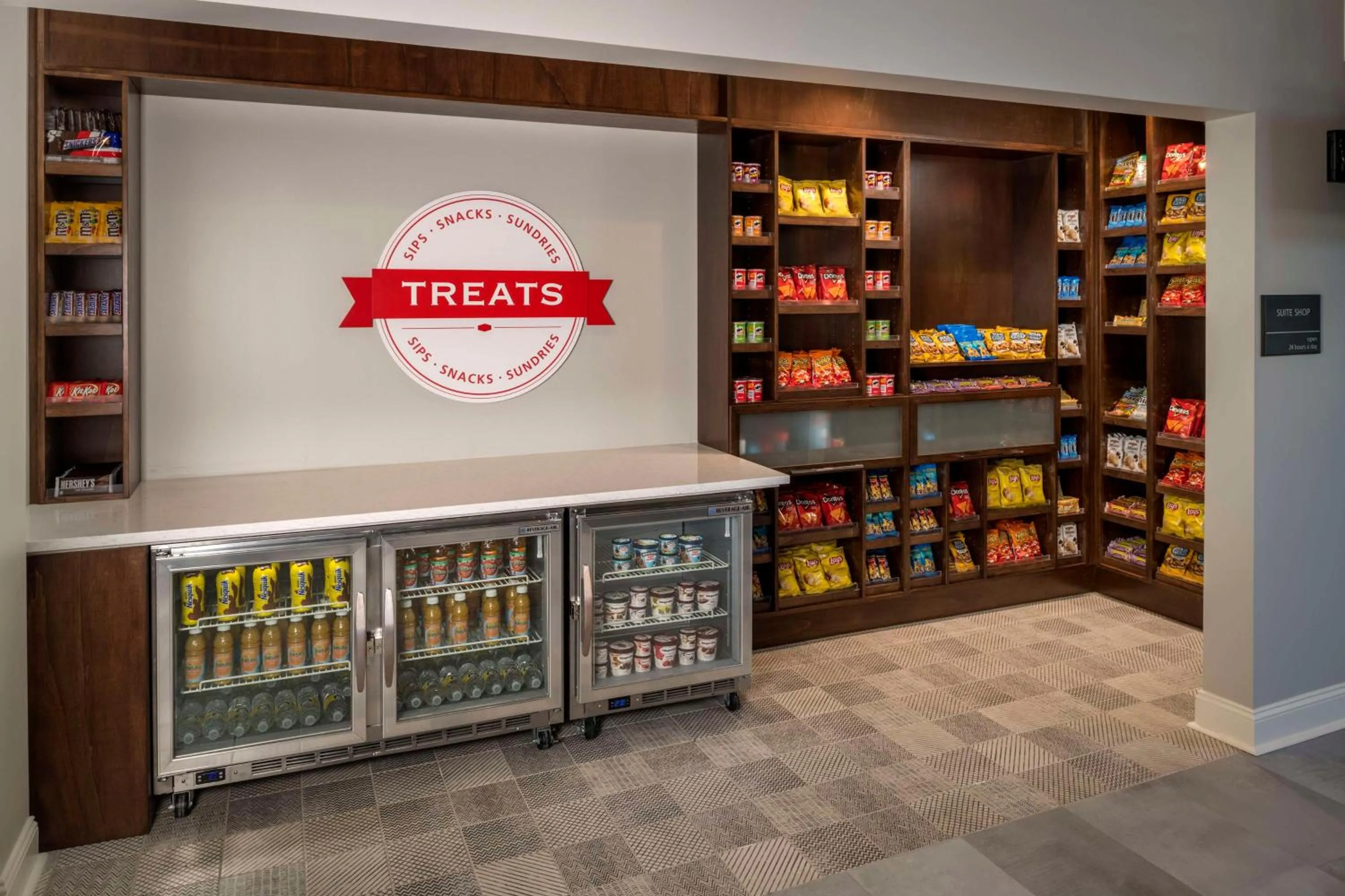 Restaurant/places to eat in Hampton Inn & Suites Huntington Downtown, Ny