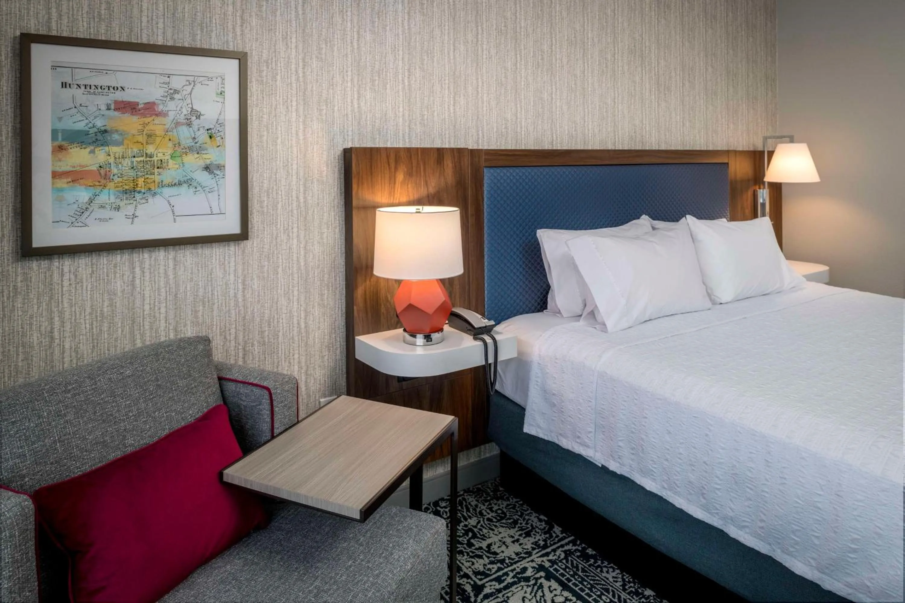 Bed in Hampton Inn & Suites Huntington Downtown, Ny