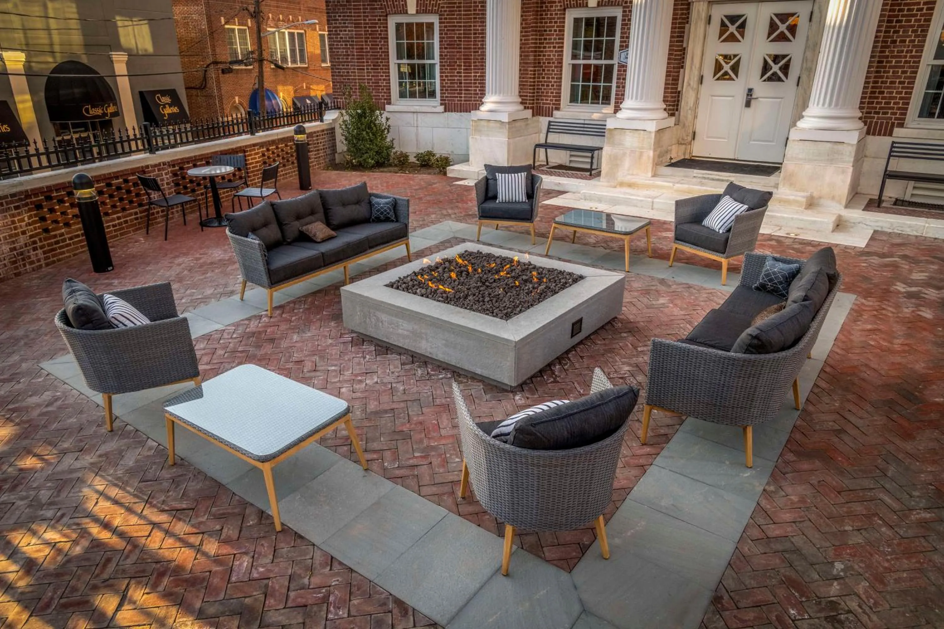 Patio in Hampton Inn & Suites Huntington Downtown, Ny