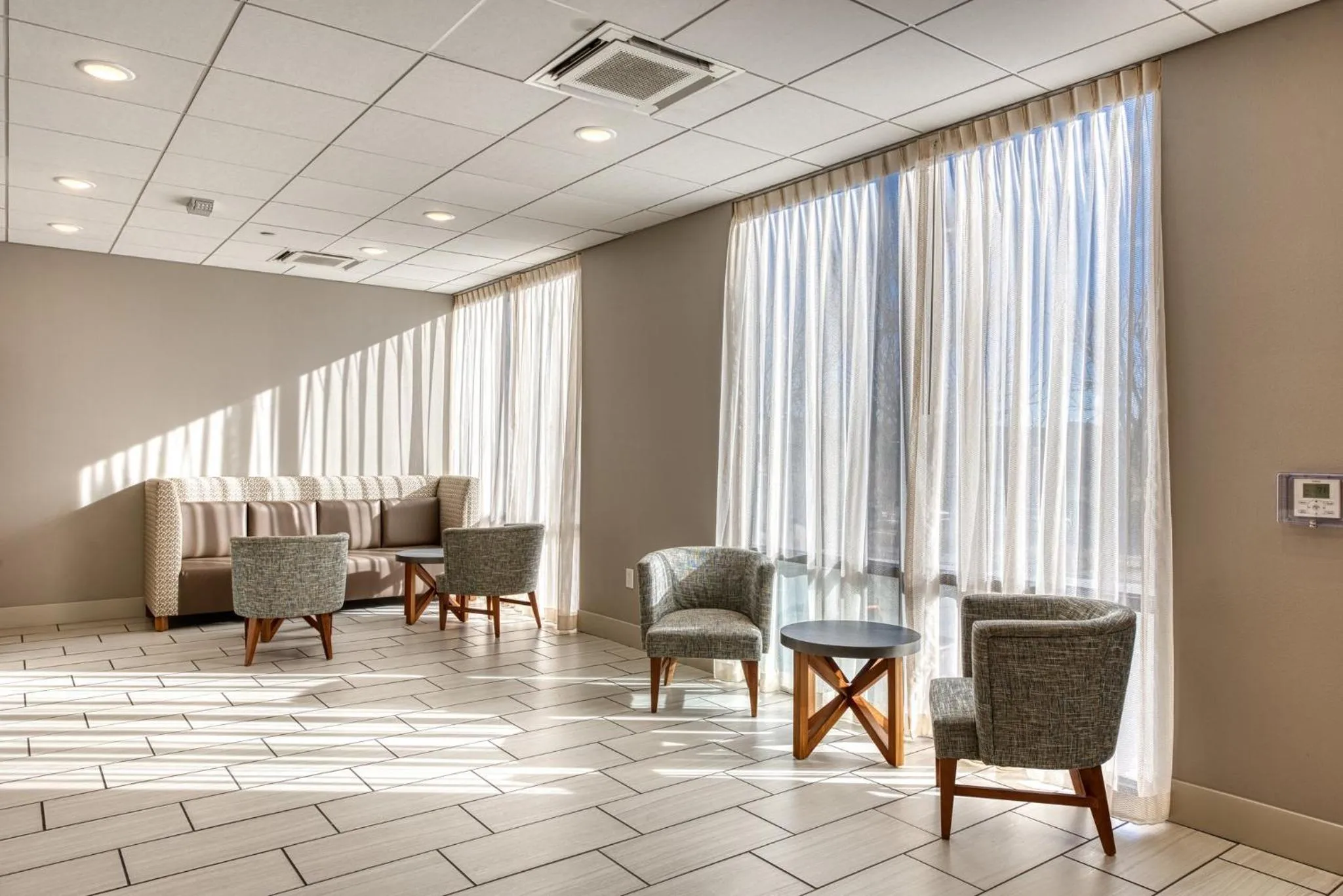 Property building in Holiday Inn Express & Suites - Manitou Springs by IHG