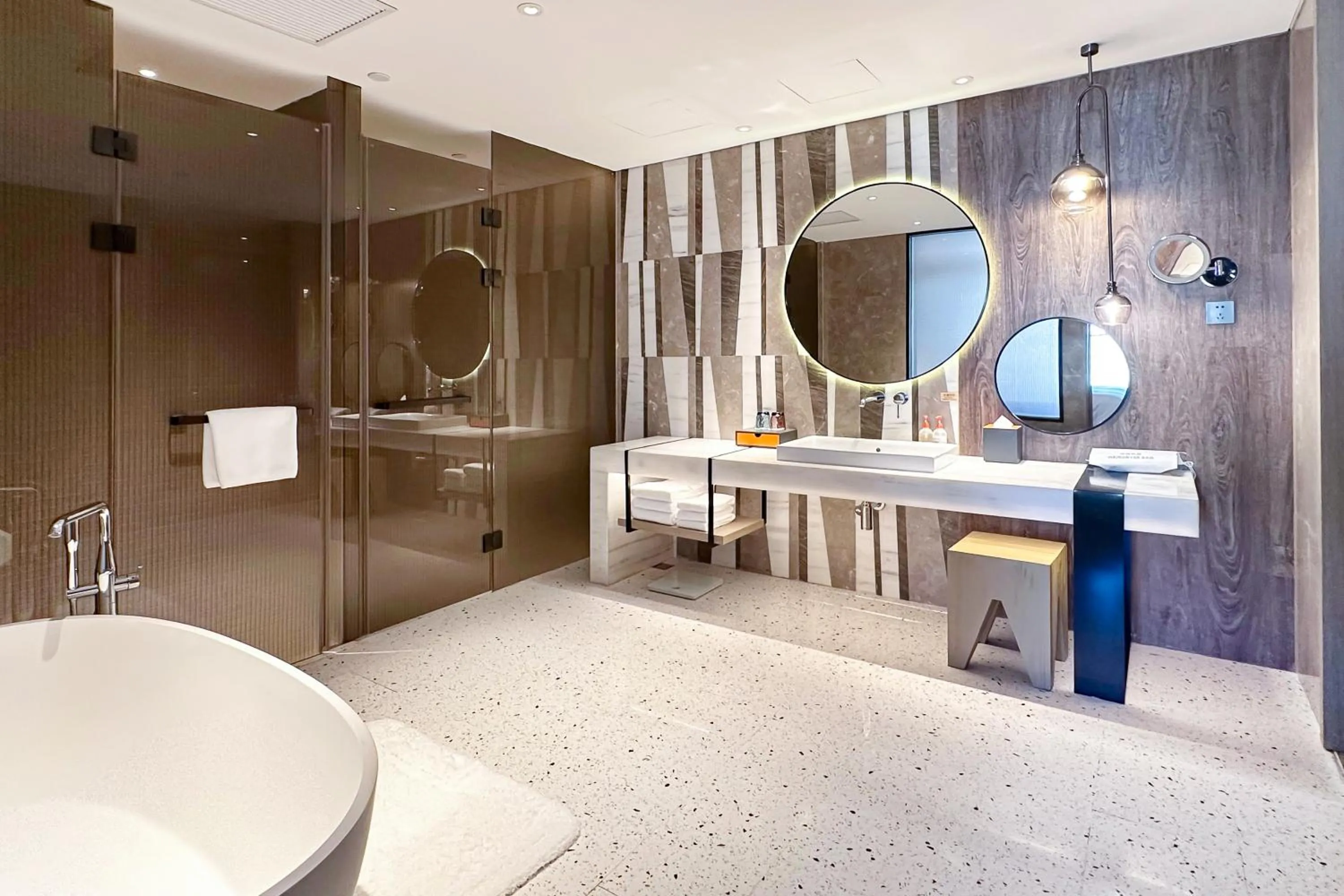 Toilet in Crowne Plaza Chongli Resort by IHG