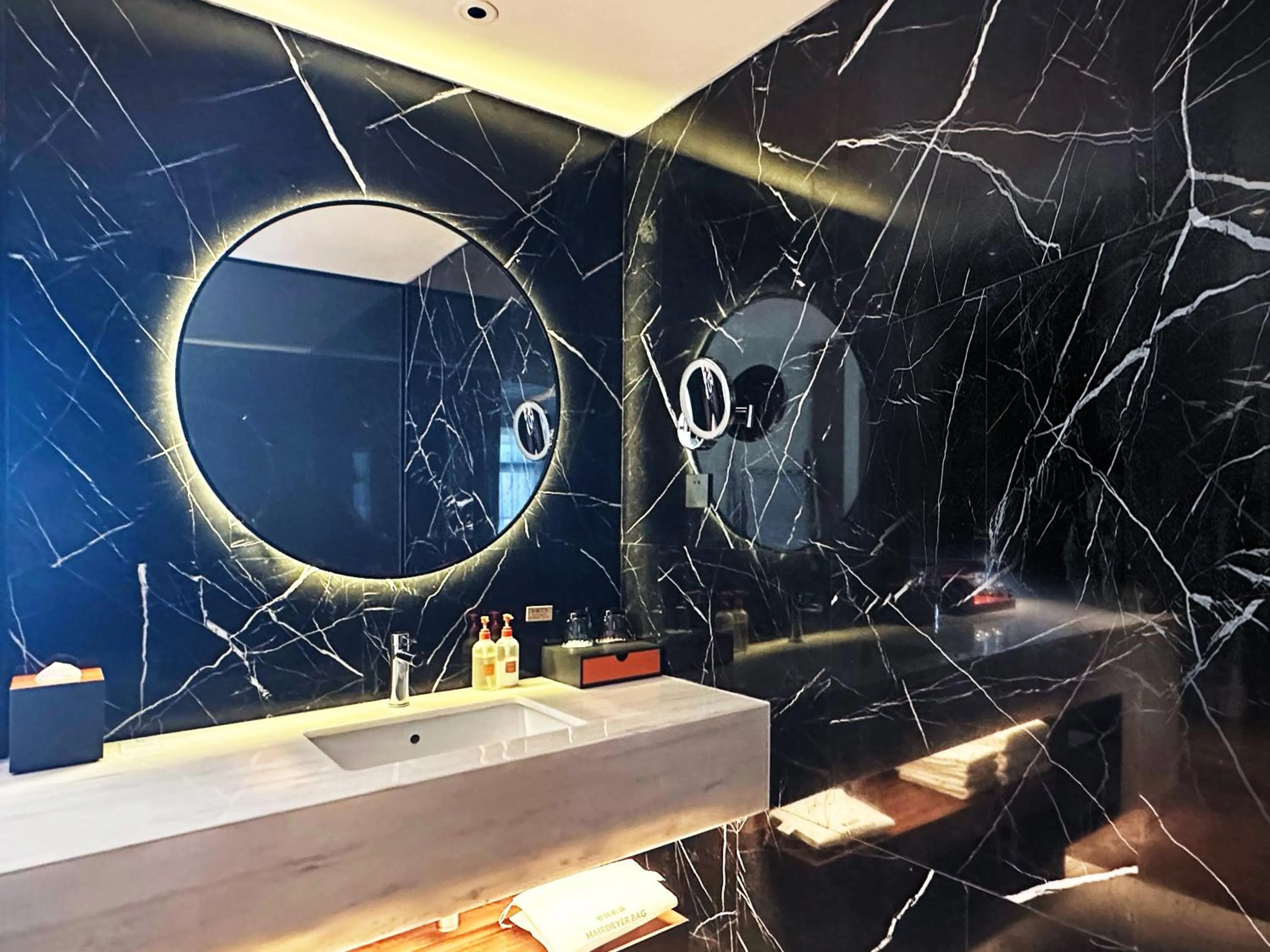 Shower in Crowne Plaza Chongli Resort by IHG