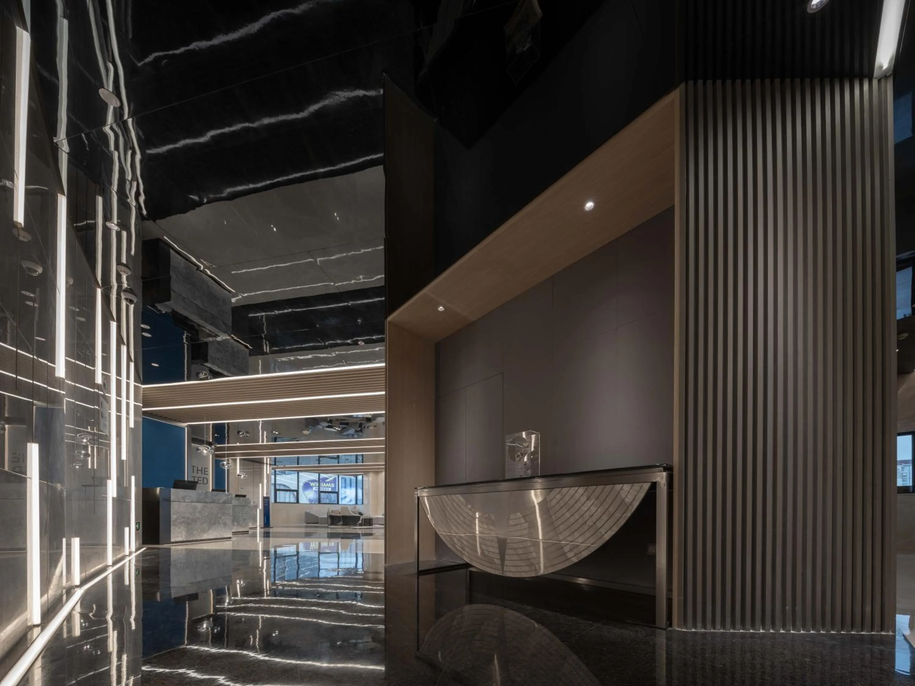 Lobby or reception in Holiday Inn Express Shanghai Qingpu New City by IHG