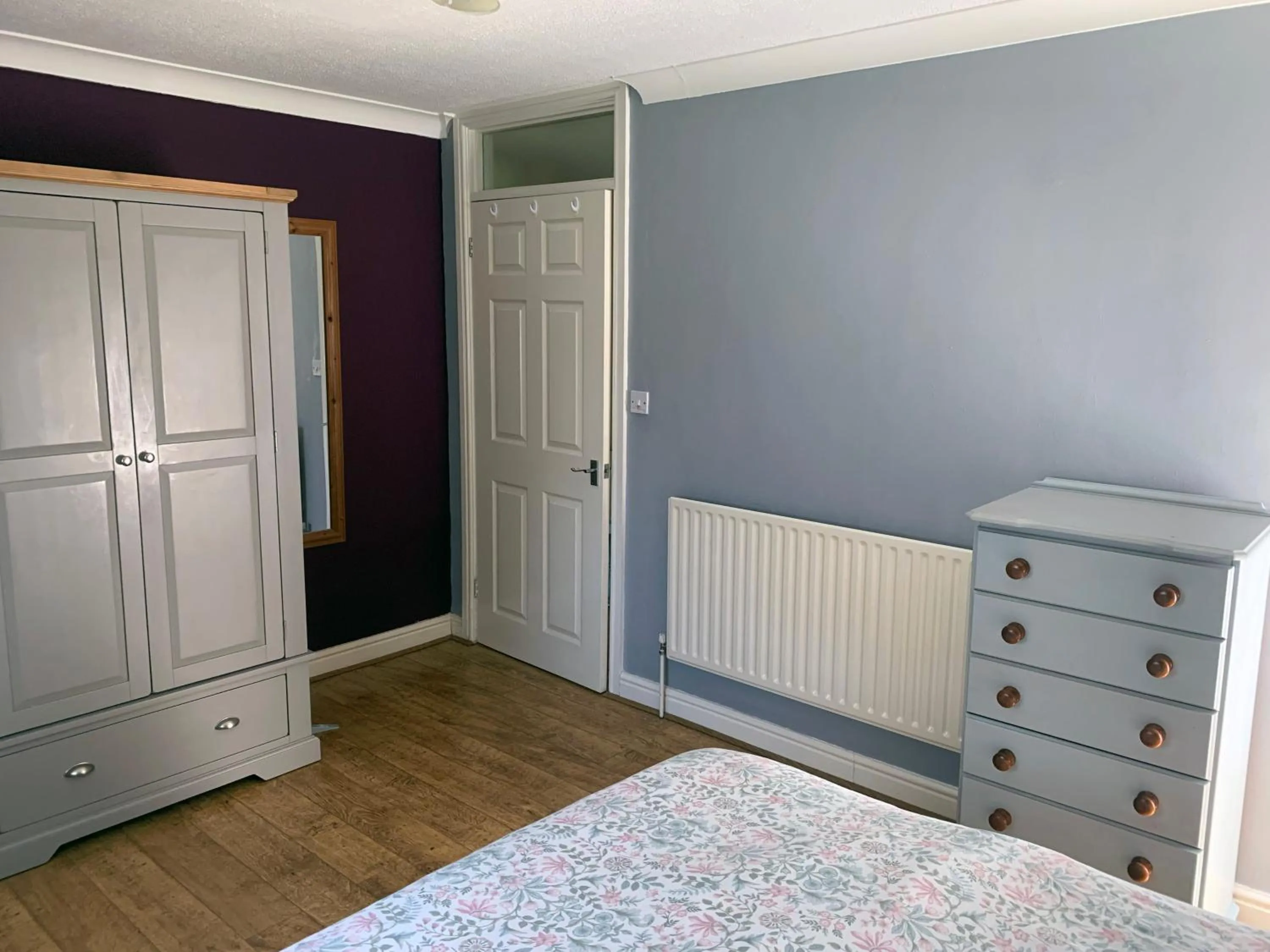 Bedroom in 1 Bedroom Apartment Central Basingstoke