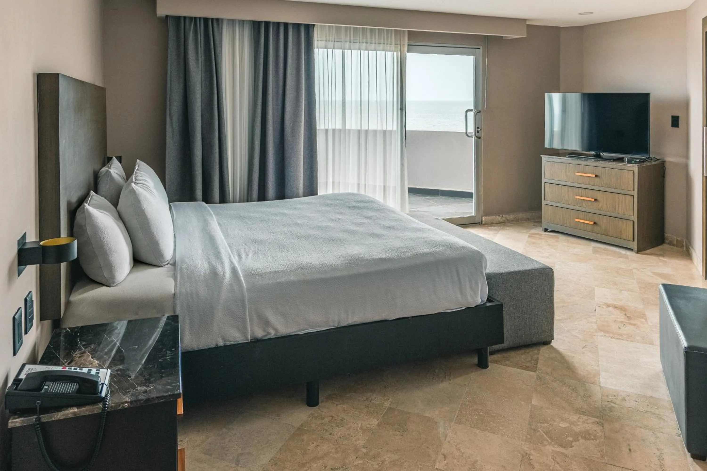 Bedroom, Bed in Hilton Garden Inn Veracruz Boca del Rio