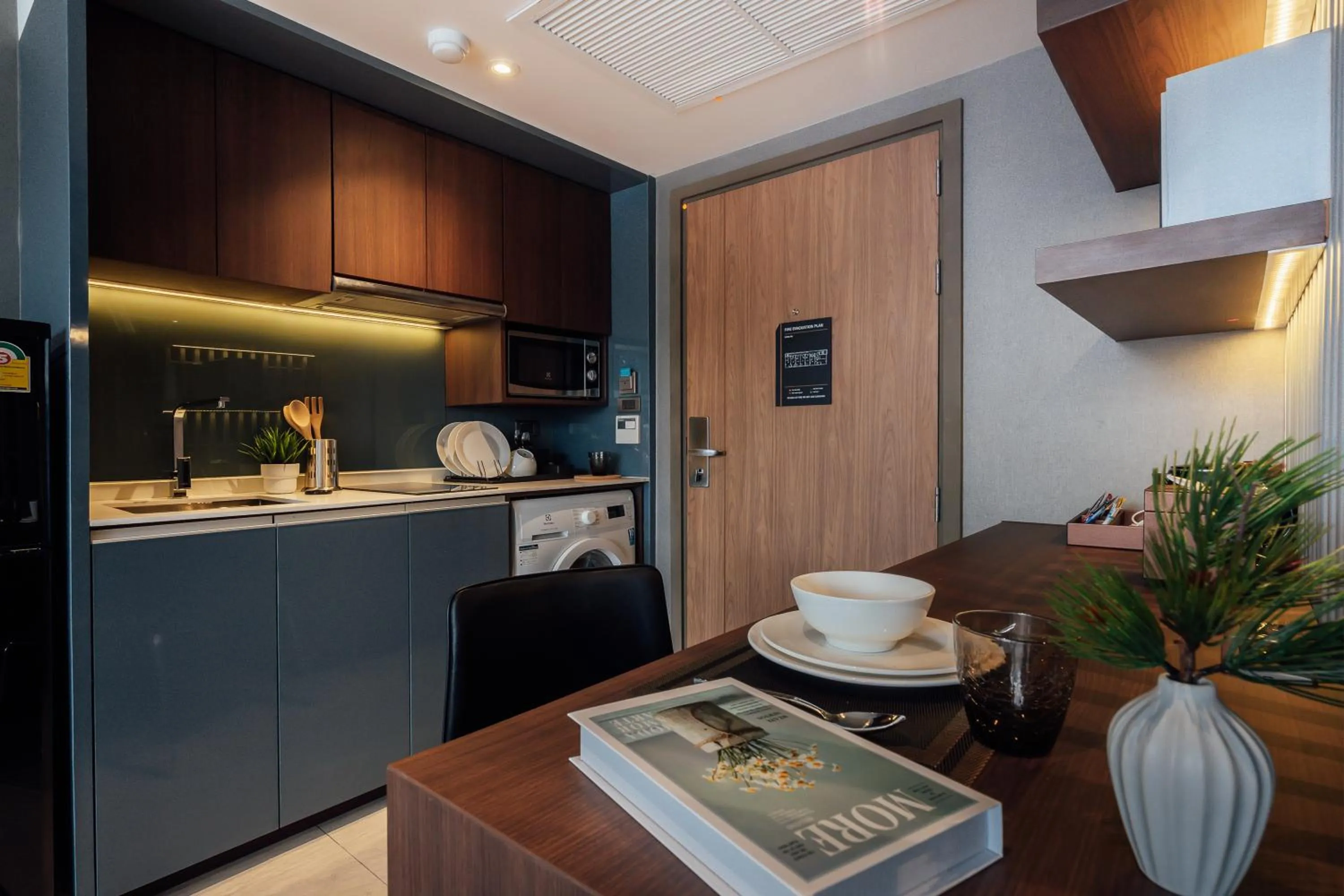 Kitchen or kitchenette in Montana Bangkok Hotel & Residence