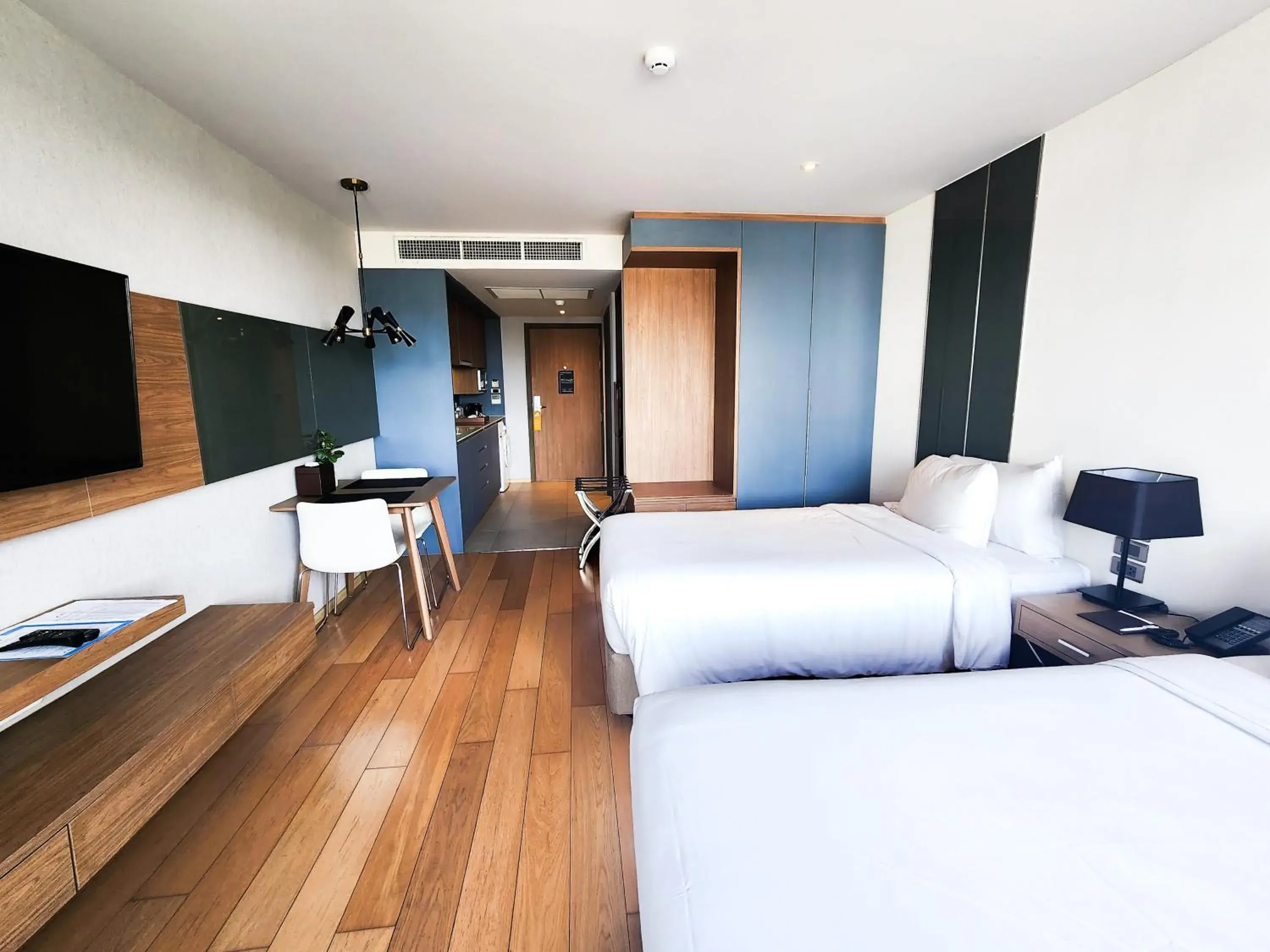 Twin Room with City View in Montana Bangkok Hotel & Residence Twin Room with City View in Montana Bangkok Hotel & Residence