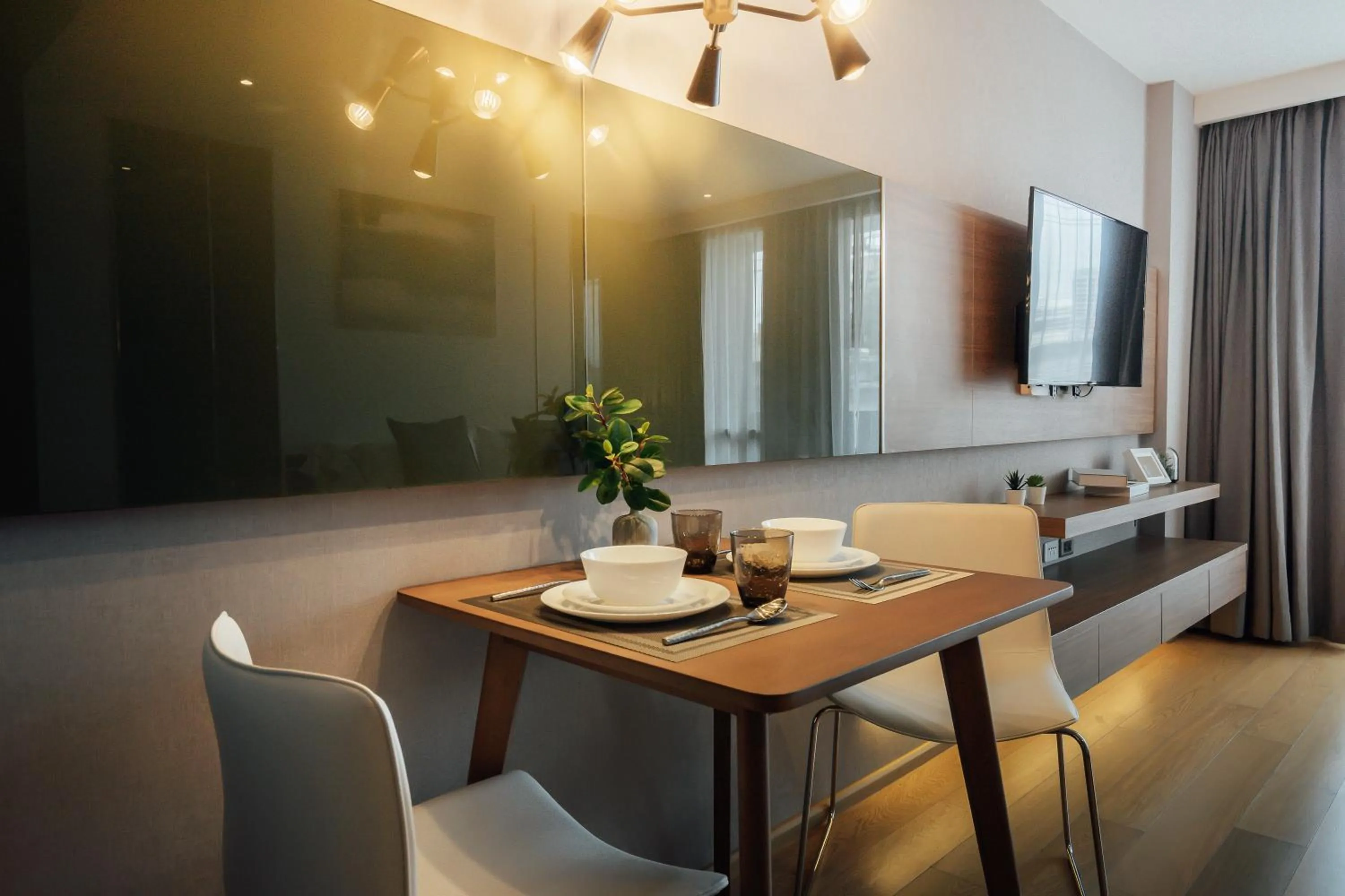 TV and multimedia in Montana Bangkok Hotel & Residence