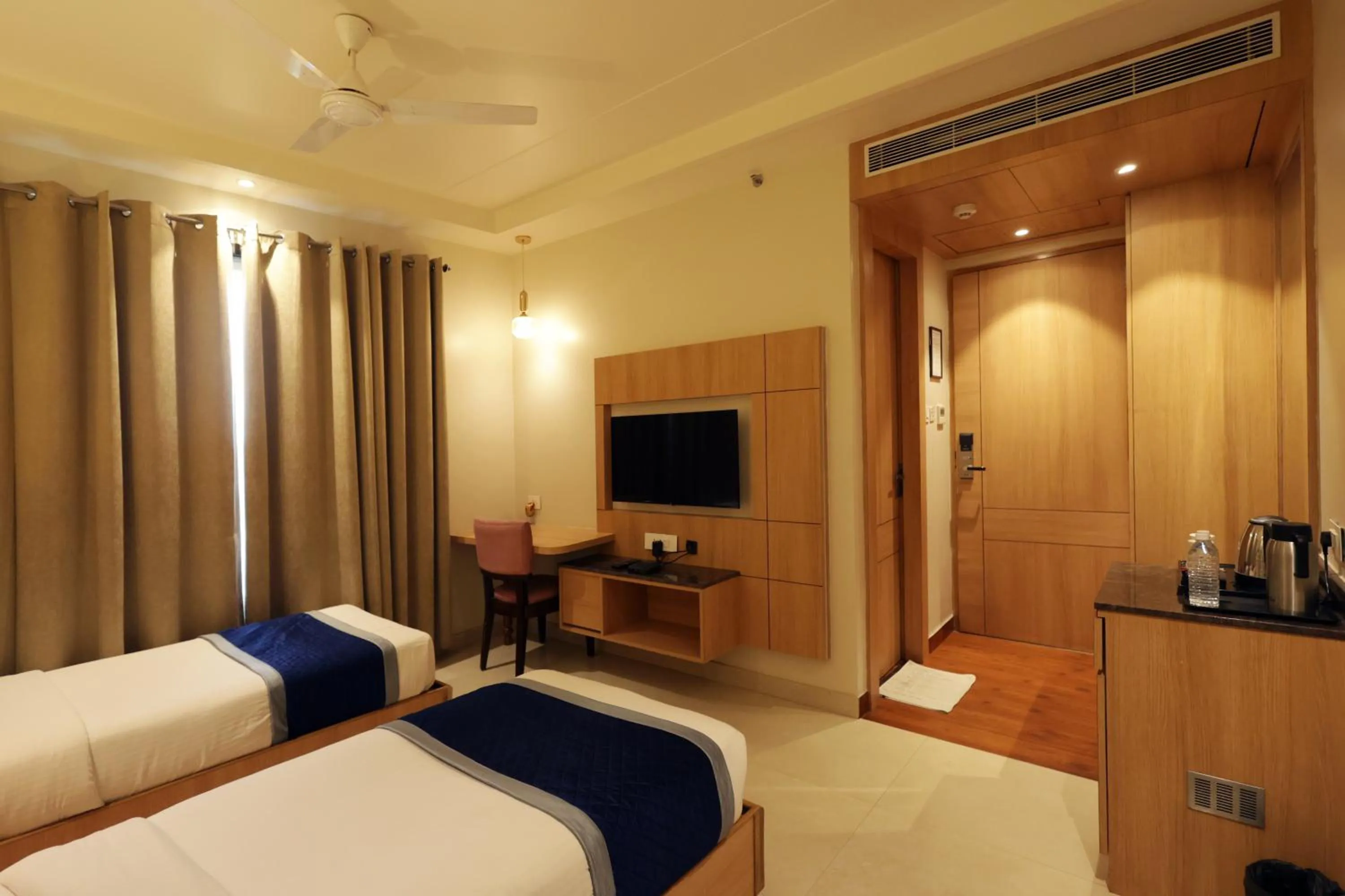 Bed in The Elegance Hotel