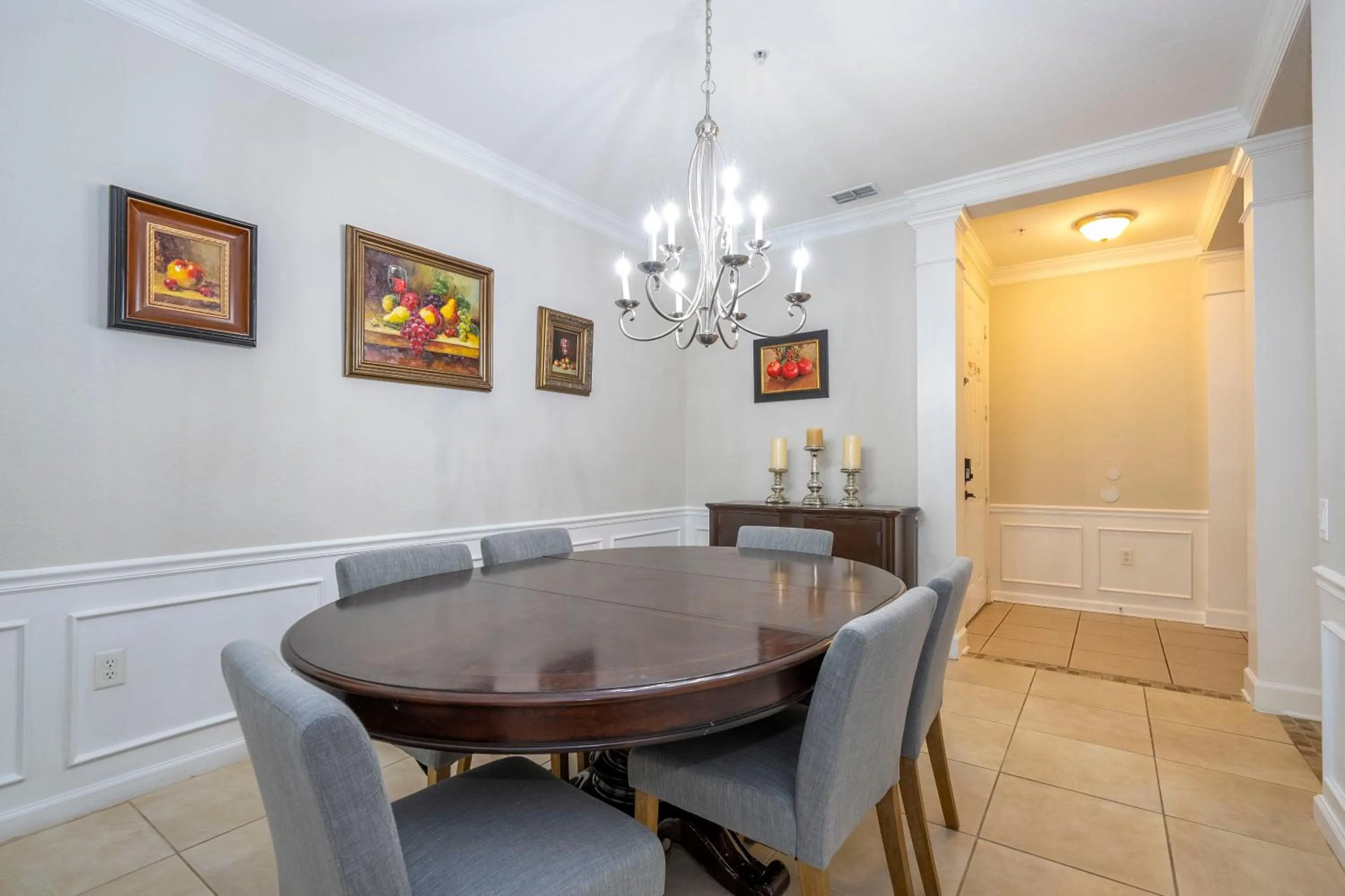 Renovated 4Br Condo 5min Conv Center