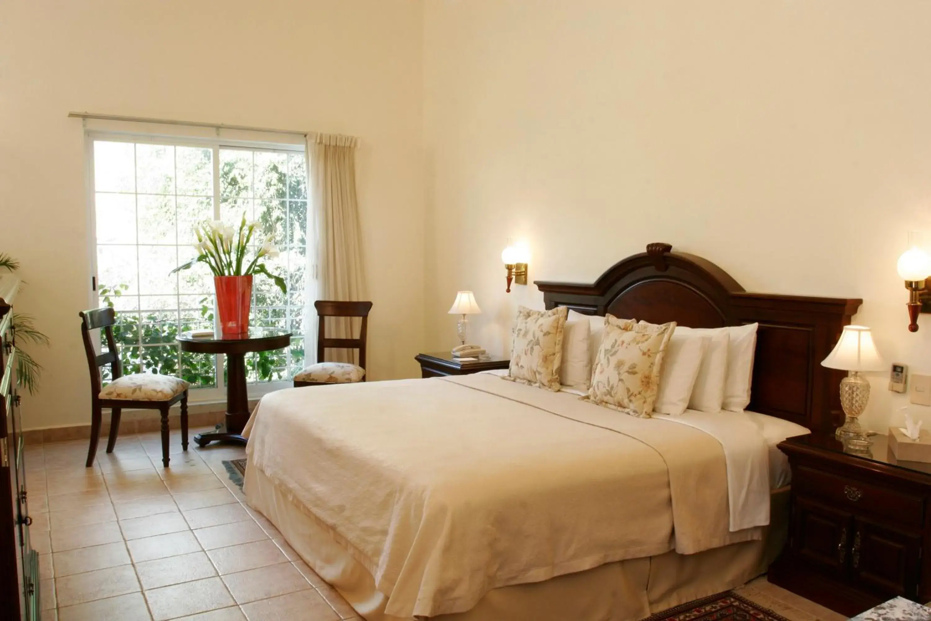 Deluxe Suite with Spa Bath in Hotel Hacienda Los Laureles Deluxe Suite with Spa Bath in Hotel Hacienda Los Laureles