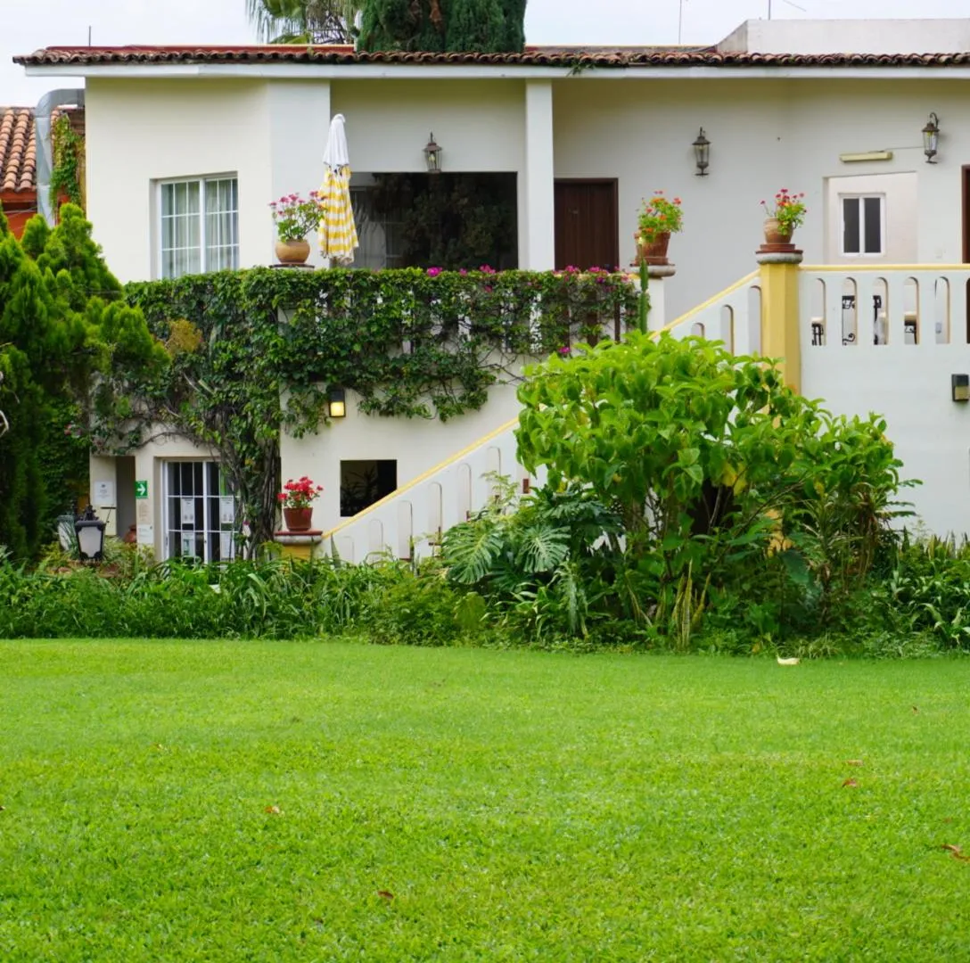 Garden view in Hotel Hacienda Los Laureles