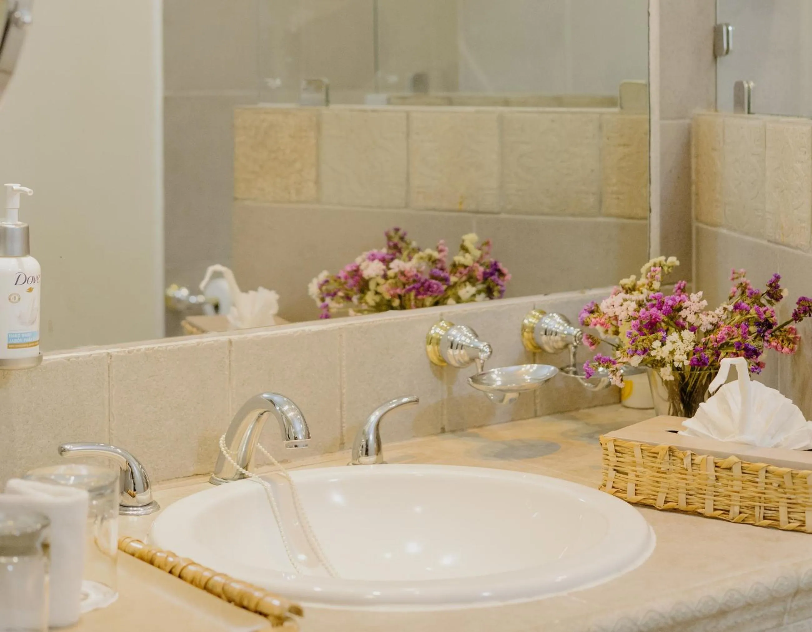 Bathroom in Hotel Hacienda Los Laureles