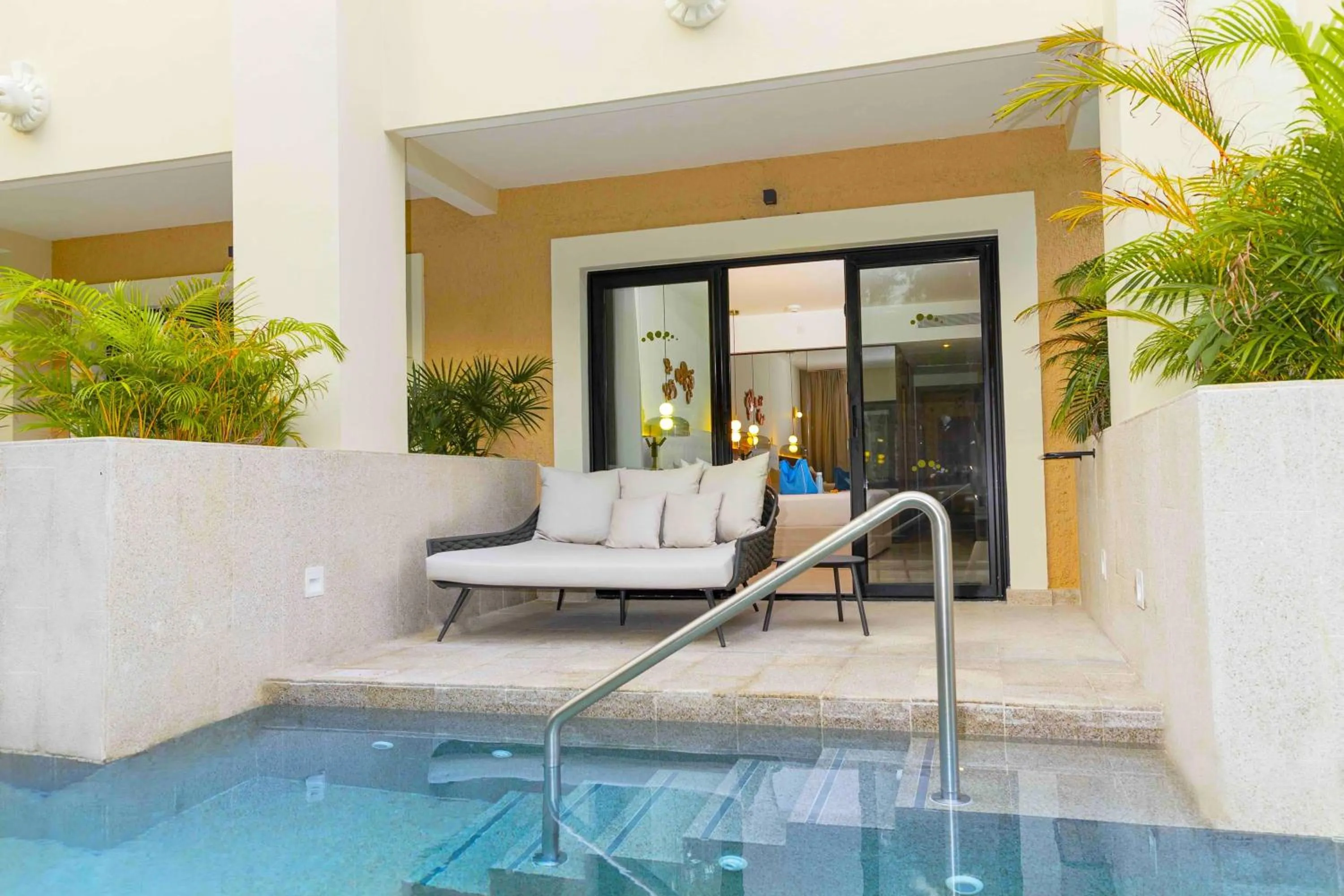 Swimming pool in Grand Palladium Kantenah Resort & Spa - All Inclusive