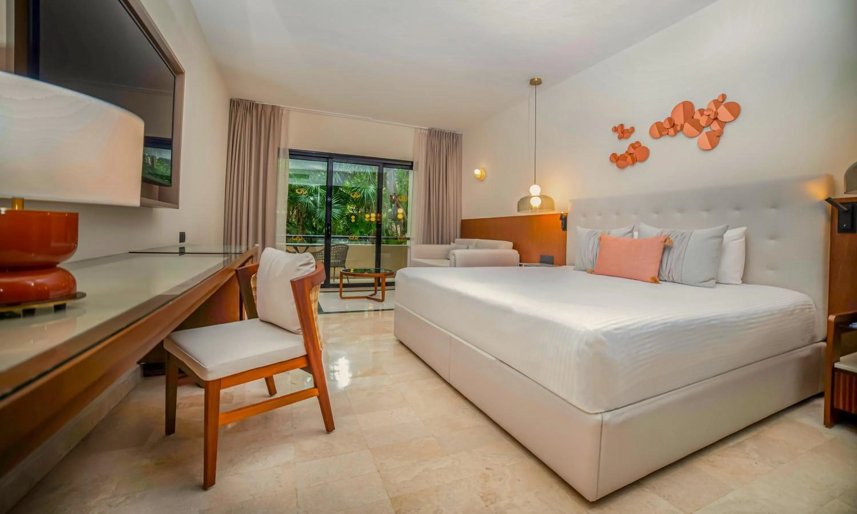 Bedroom, Bed in Grand Palladium Kantenah Resort & Spa - All Inclusive