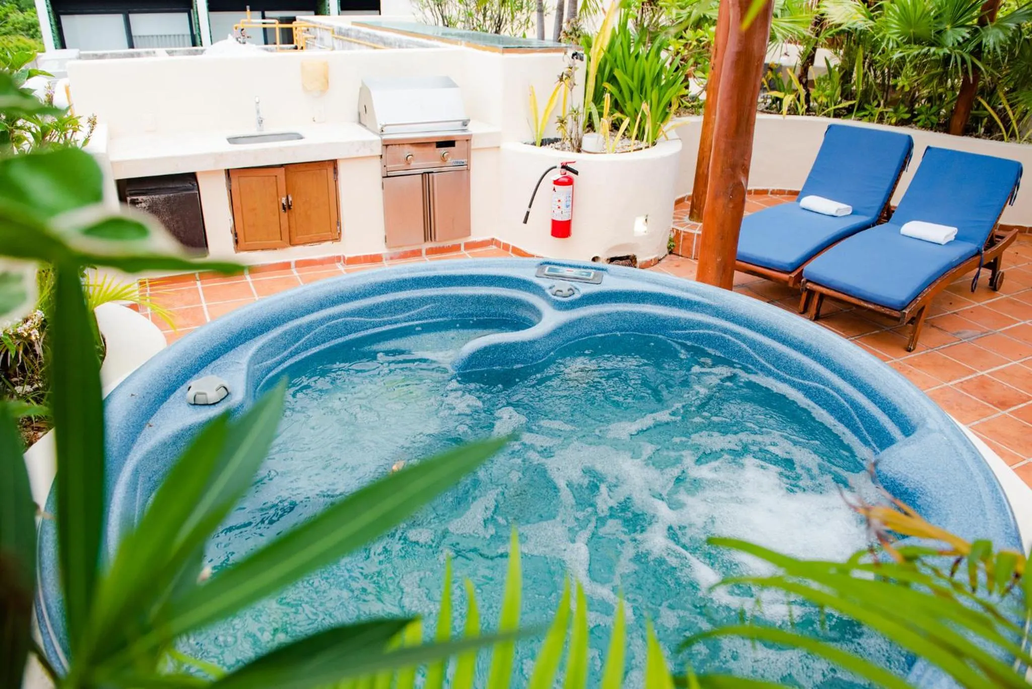 Hot Tub in Porto Playa Condo Hotel and Beach Club