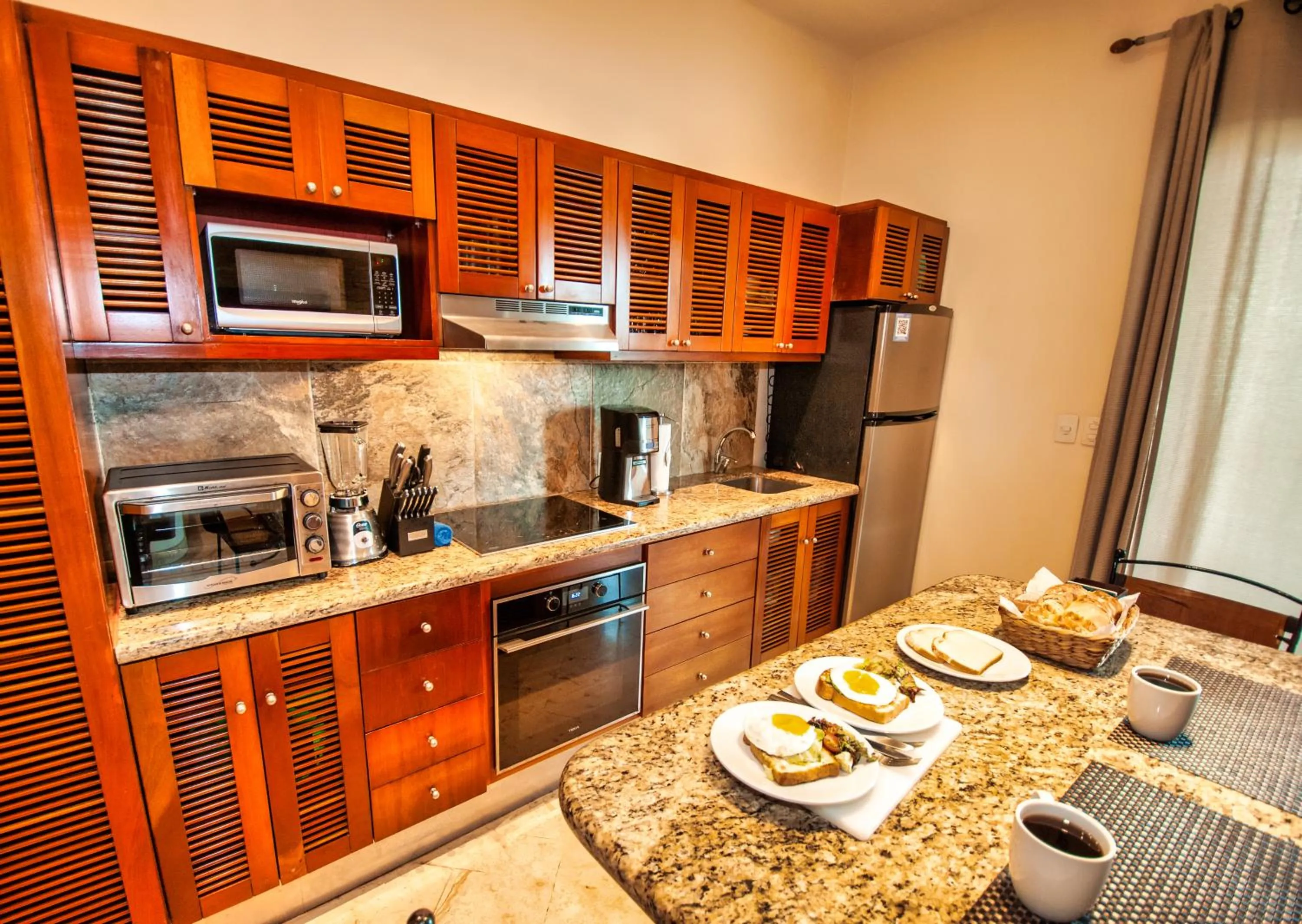 Coffee/tea facilities in Porto Playa Condo Hotel and Beach Club