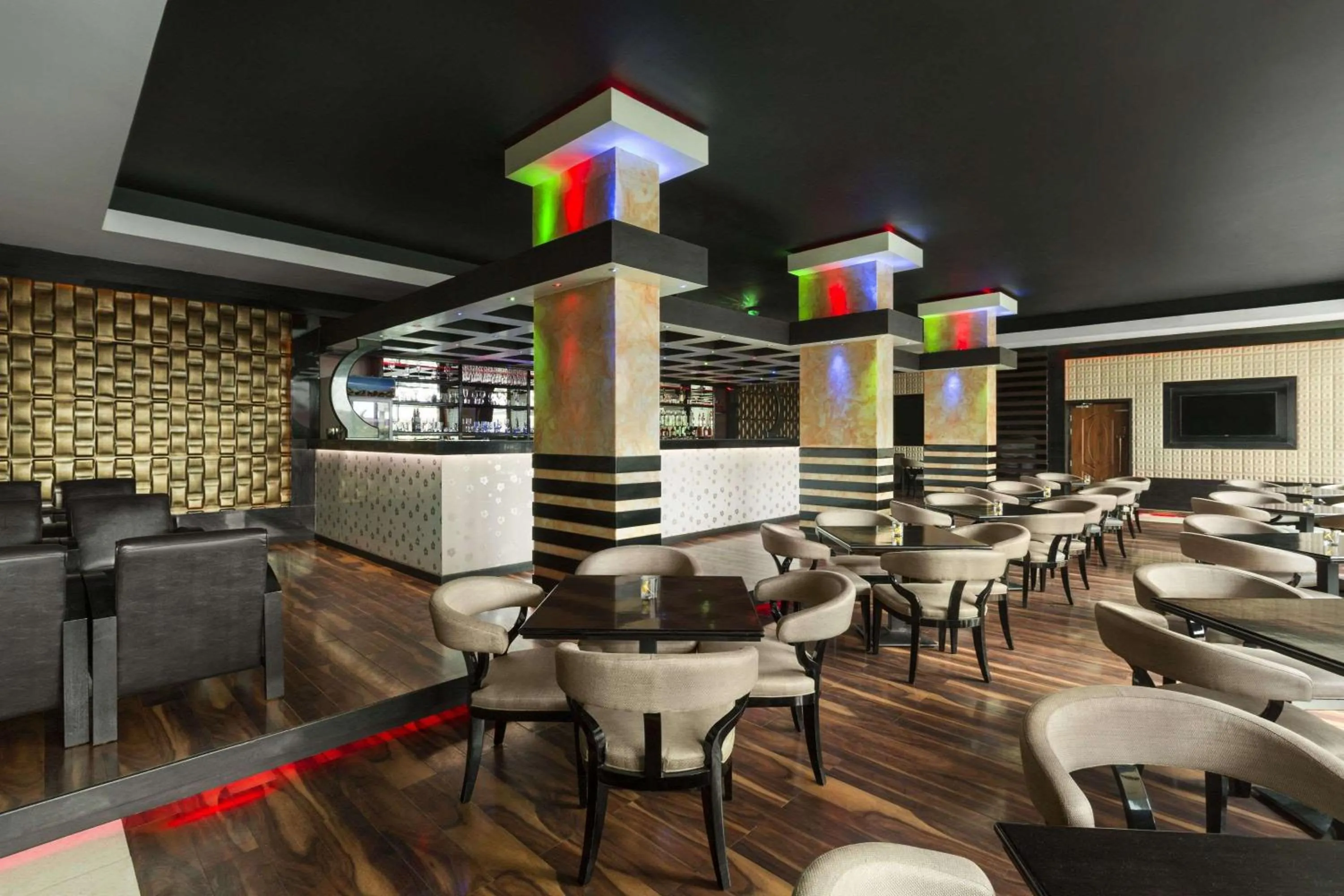 Lounge or bar in Ramada by Wyndham Alleppey