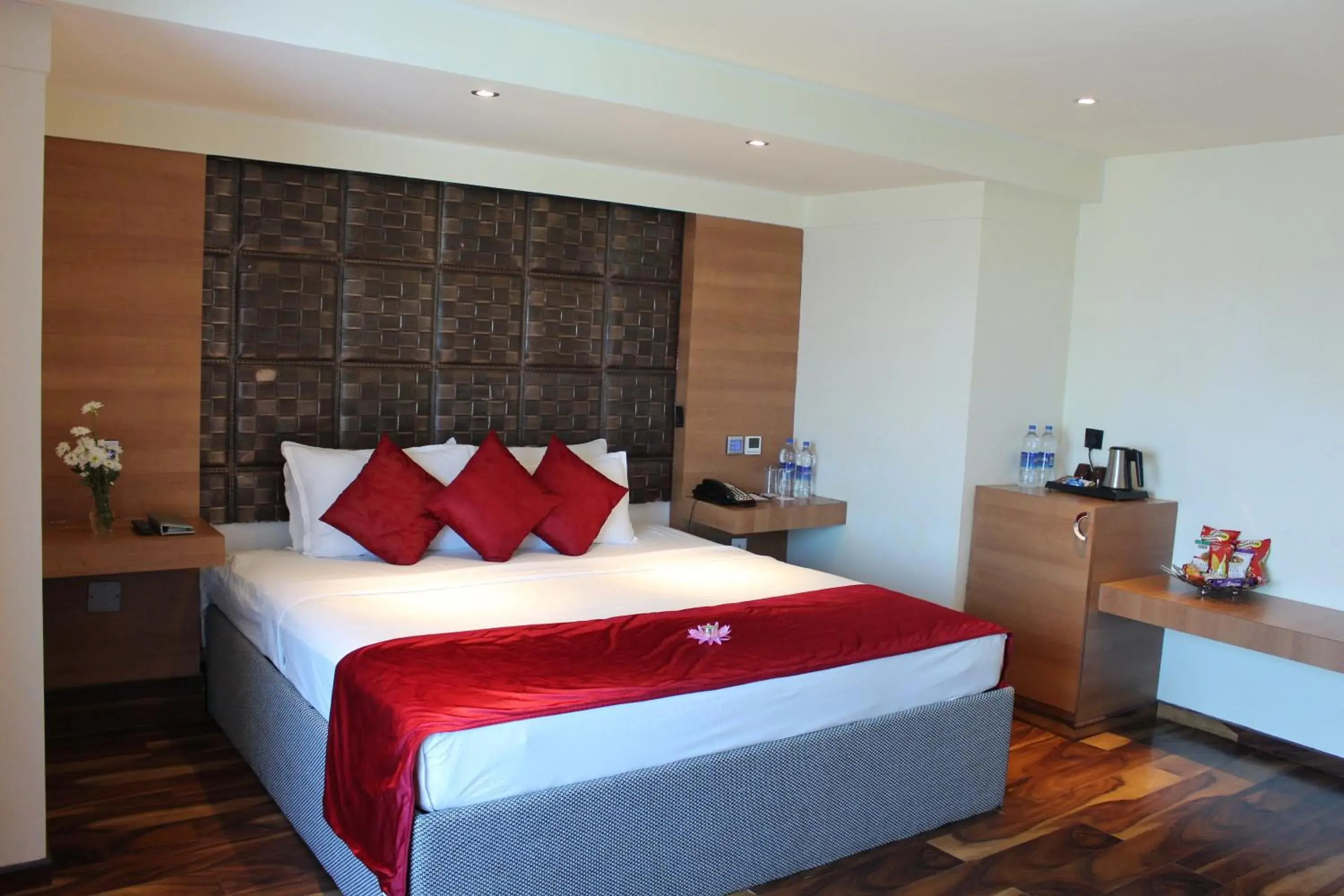 Premium Twin Room with Lake View - single occupancy - Non-Smoking in Ramada by Wyndham Alleppey Premium Twin Room with Lake View - single occupancy - Non-Smoking in Ramada by Wyndham Alleppey