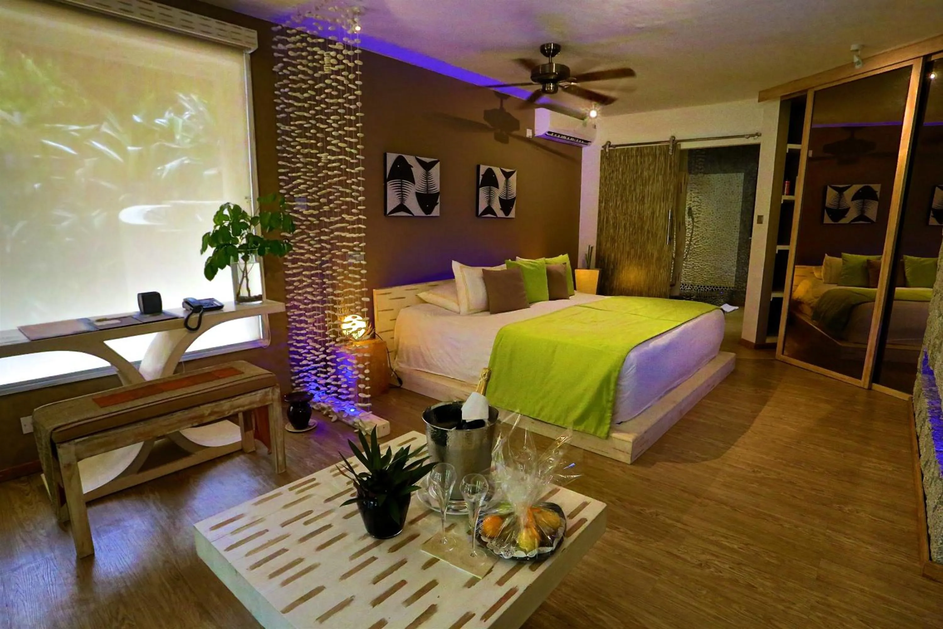 Bedroom, Bed in Le Domaine de L'Orangeraie Resort and Spa