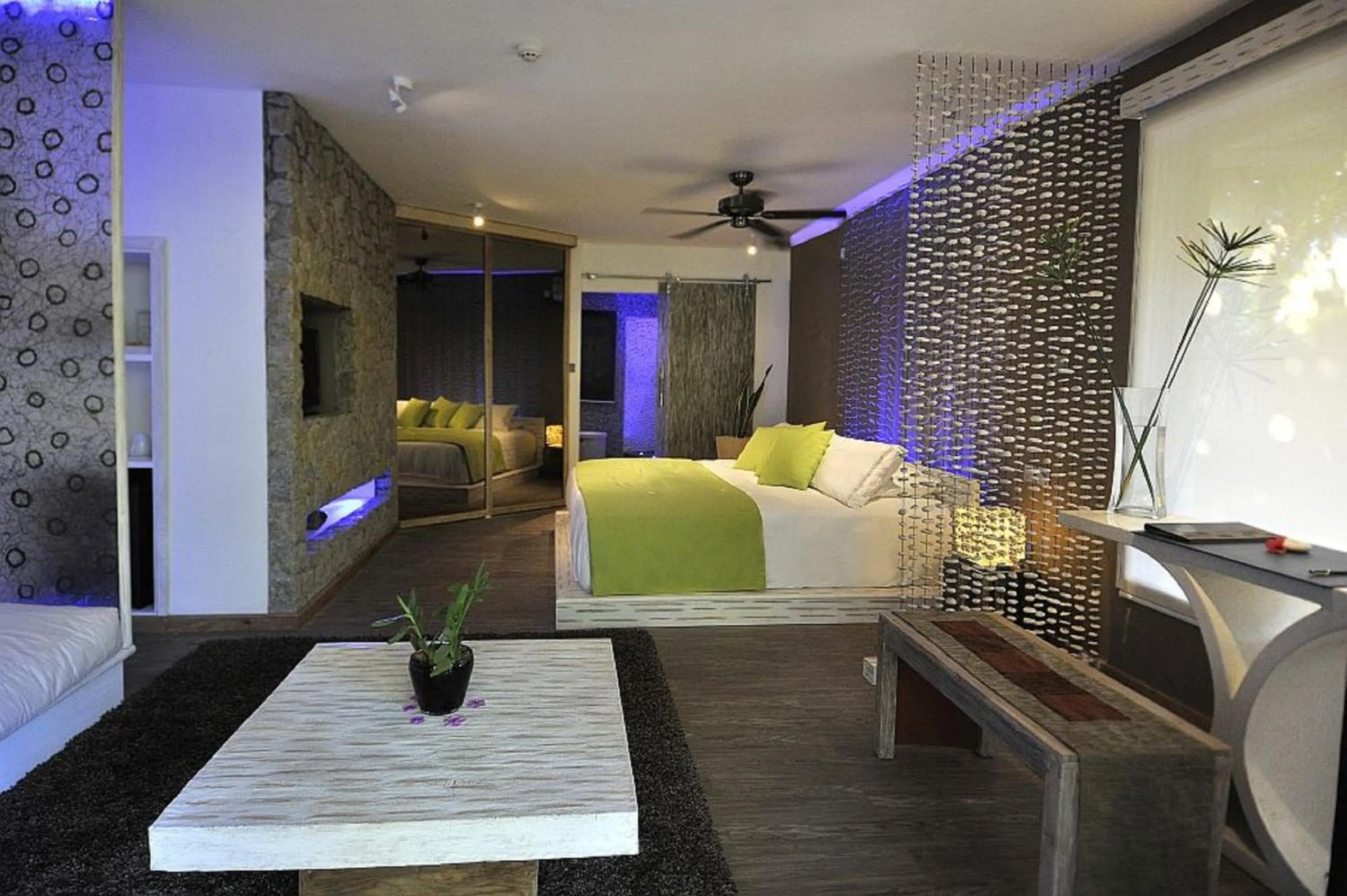 Photo of the whole room in Le Domaine de L'Orangeraie Resort and Spa