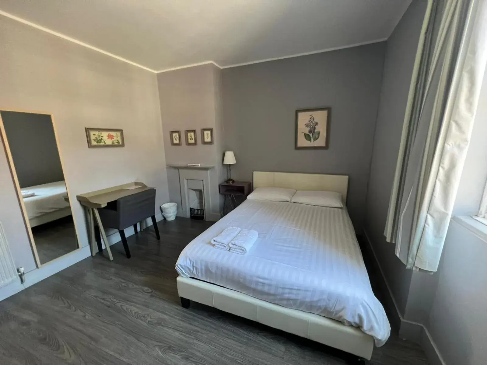 Deluxe Double Room in Petticoat Accommodations Deluxe Double Room in Petticoat Accommodations