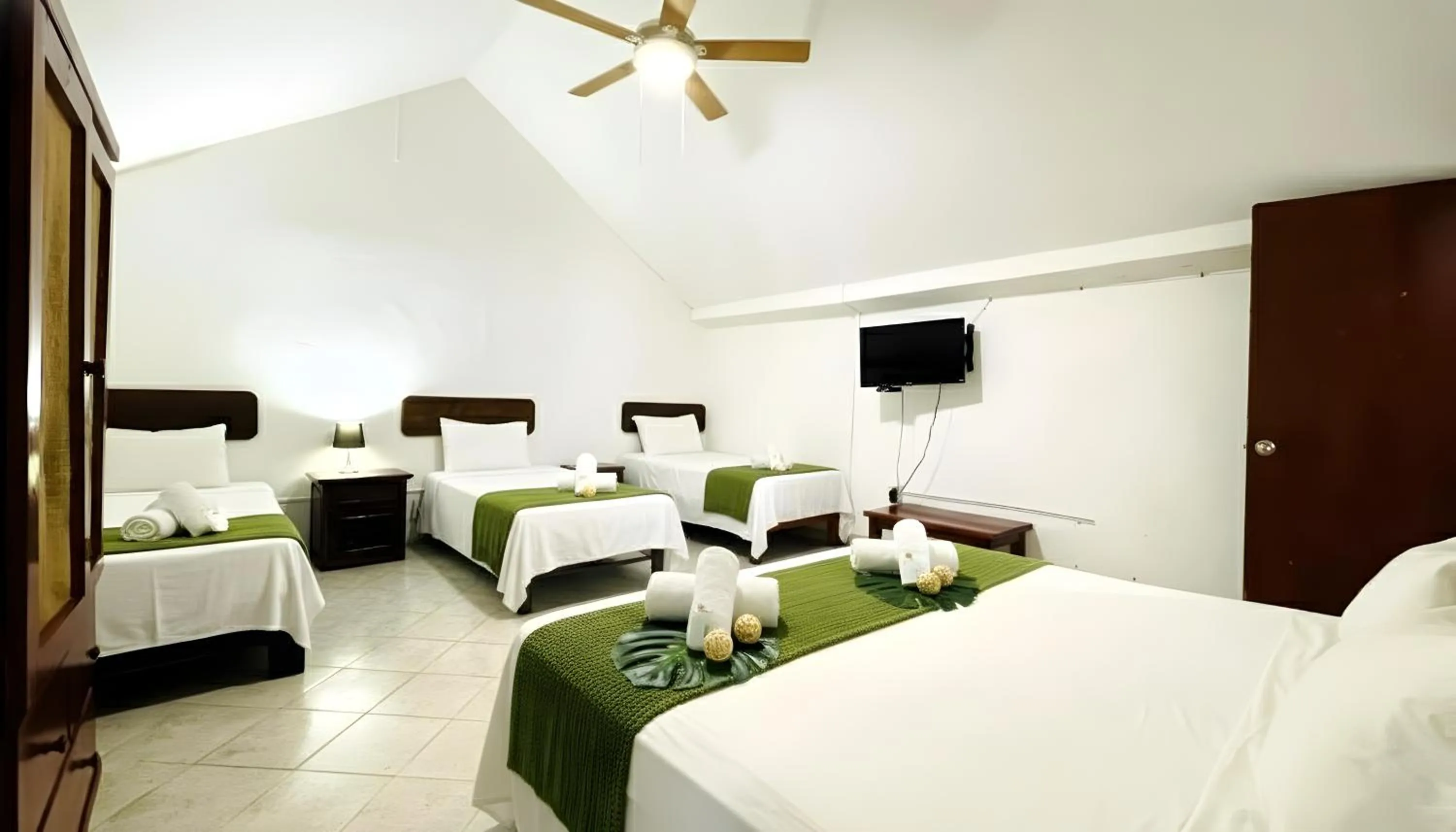 Property building, Bed in Hotel B&B - 5th Avenue