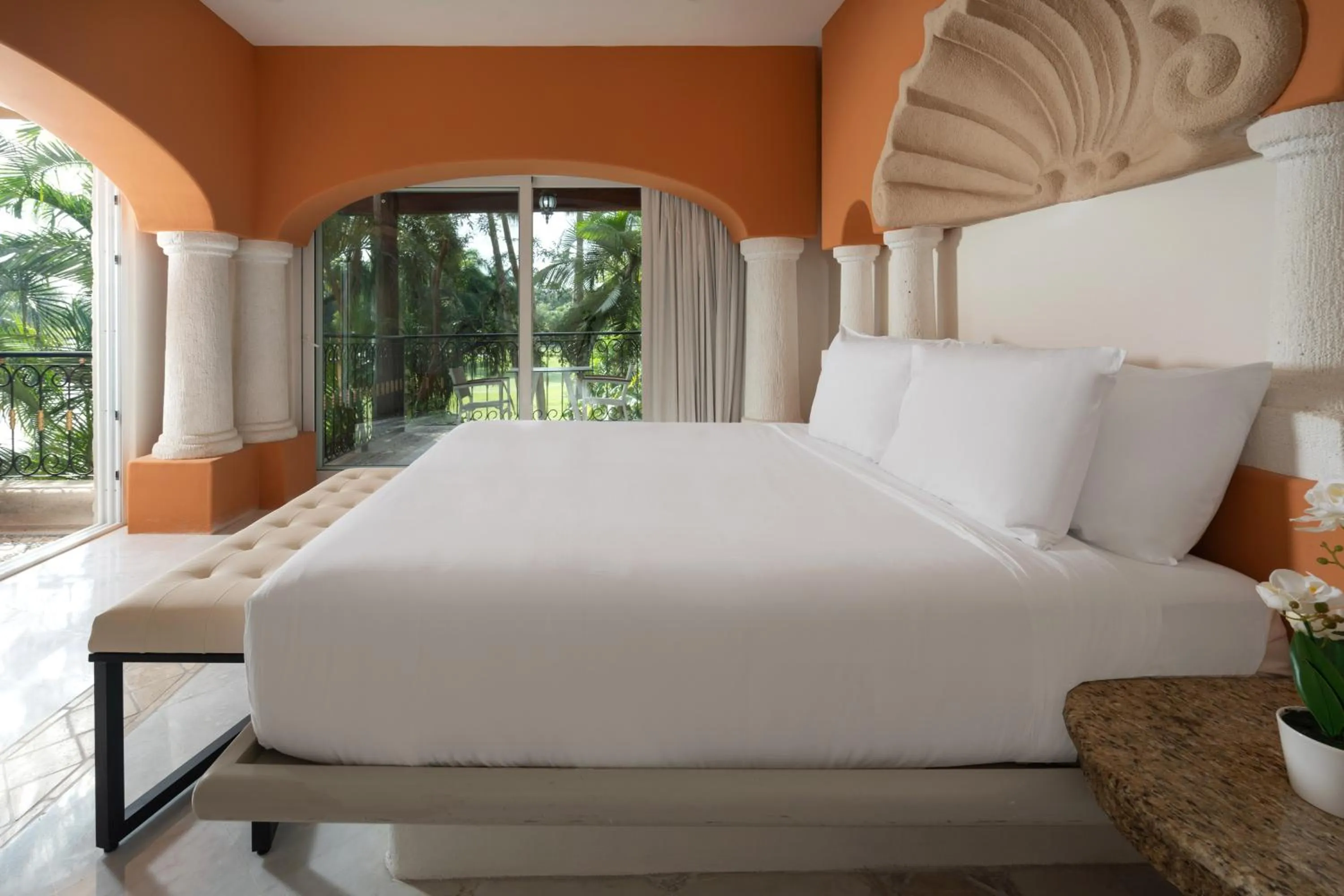 Photo of the whole room, Bed in Eurostars Hacienda Vista Real