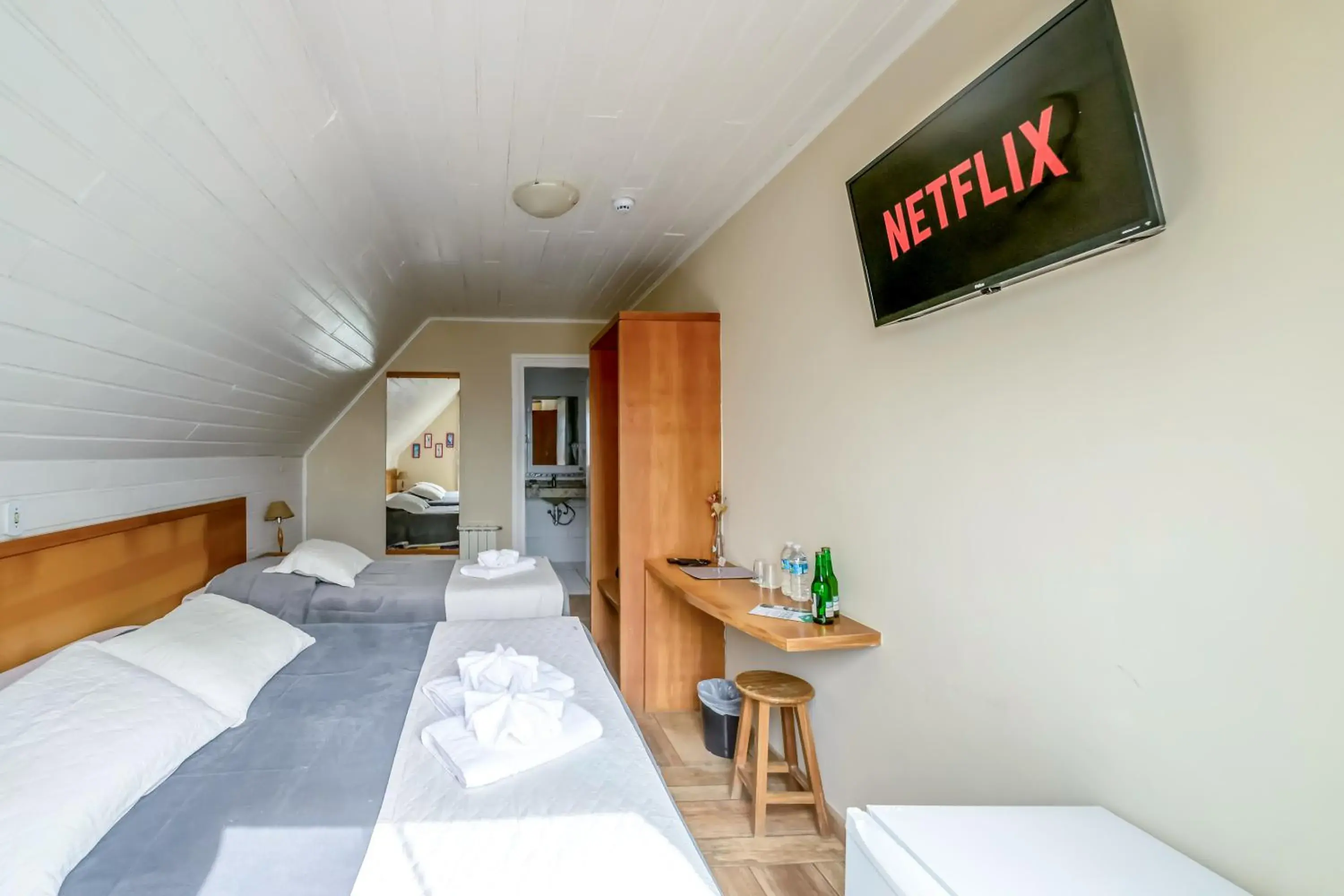 Triple Room with City View in VELINN Pousada Parque das Flores Triple Room with City View in VELINN Pousada Parque das Flores