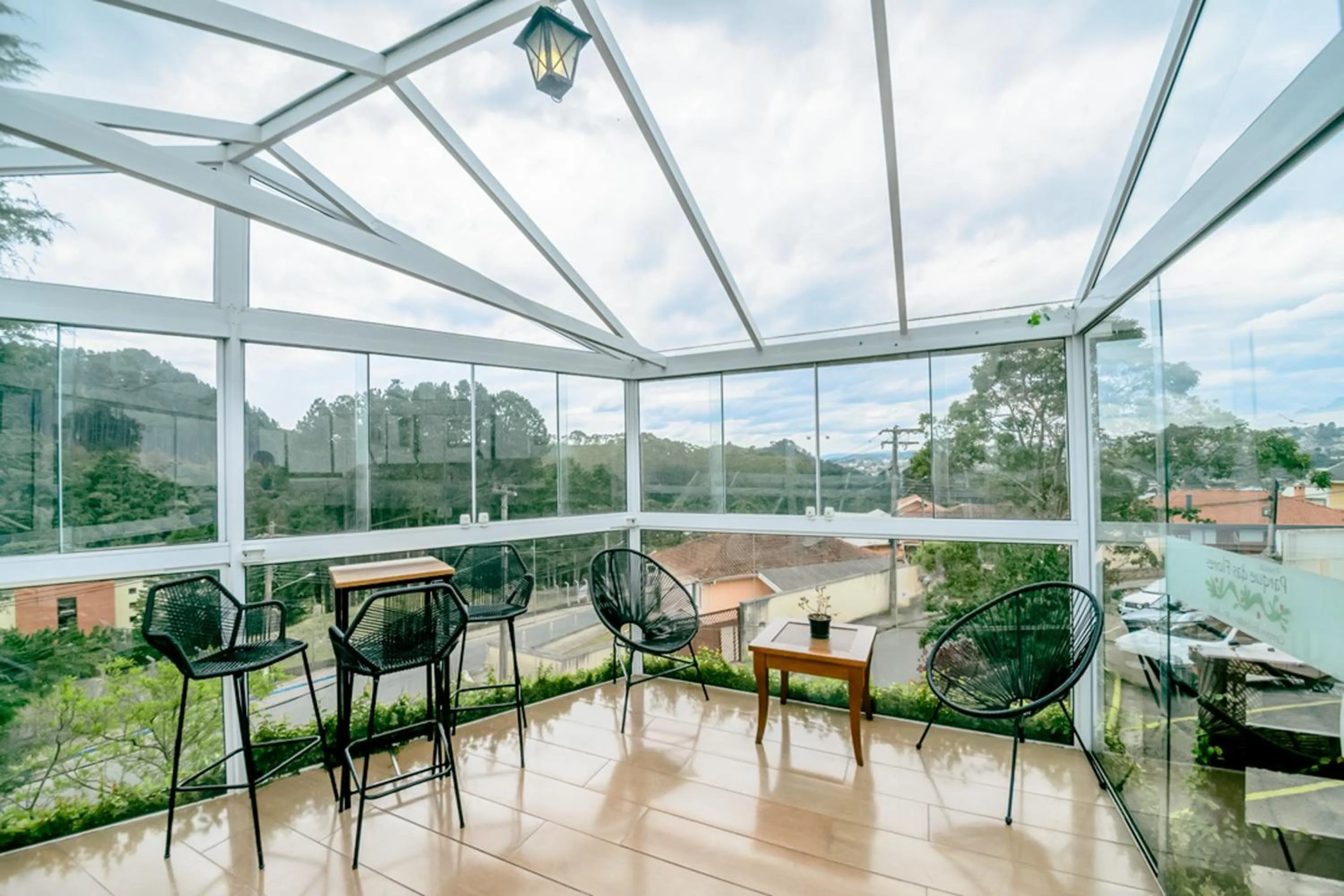 Seating area in Pousada Parque das Flores