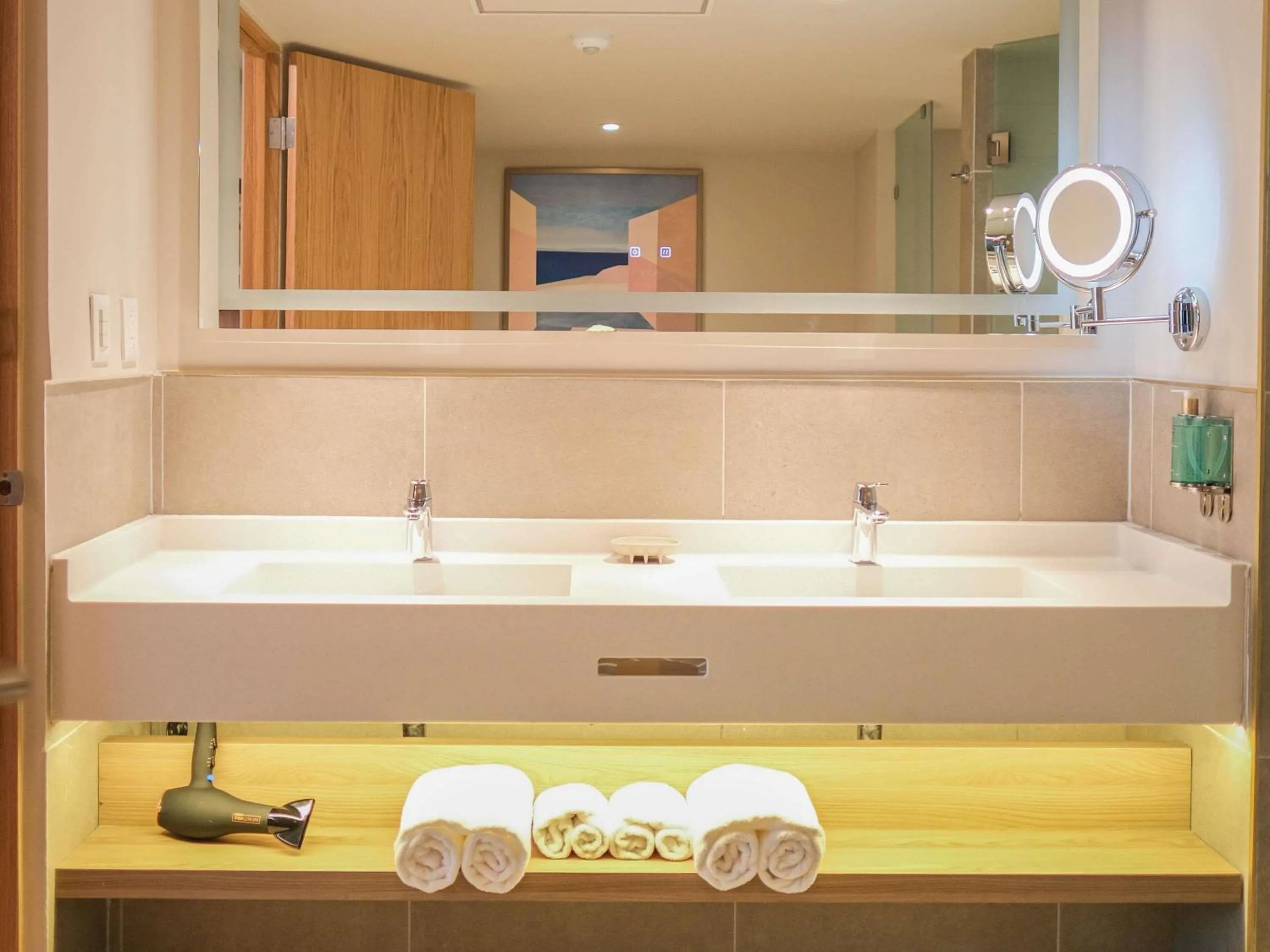 Photo of the whole room in Novotel Mexico City Santa Fe