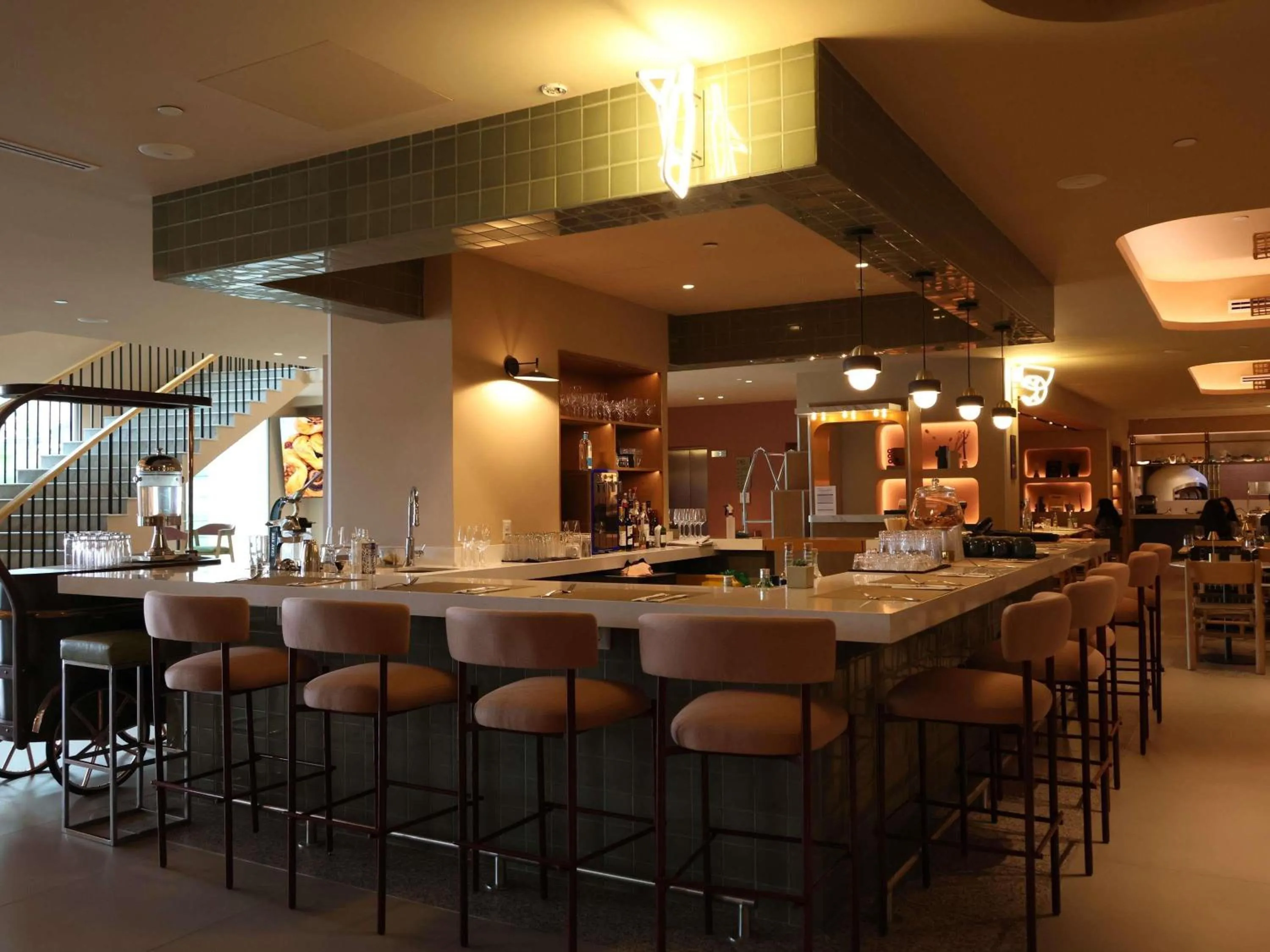 Lounge or bar in Novotel Mexico City Santa Fe