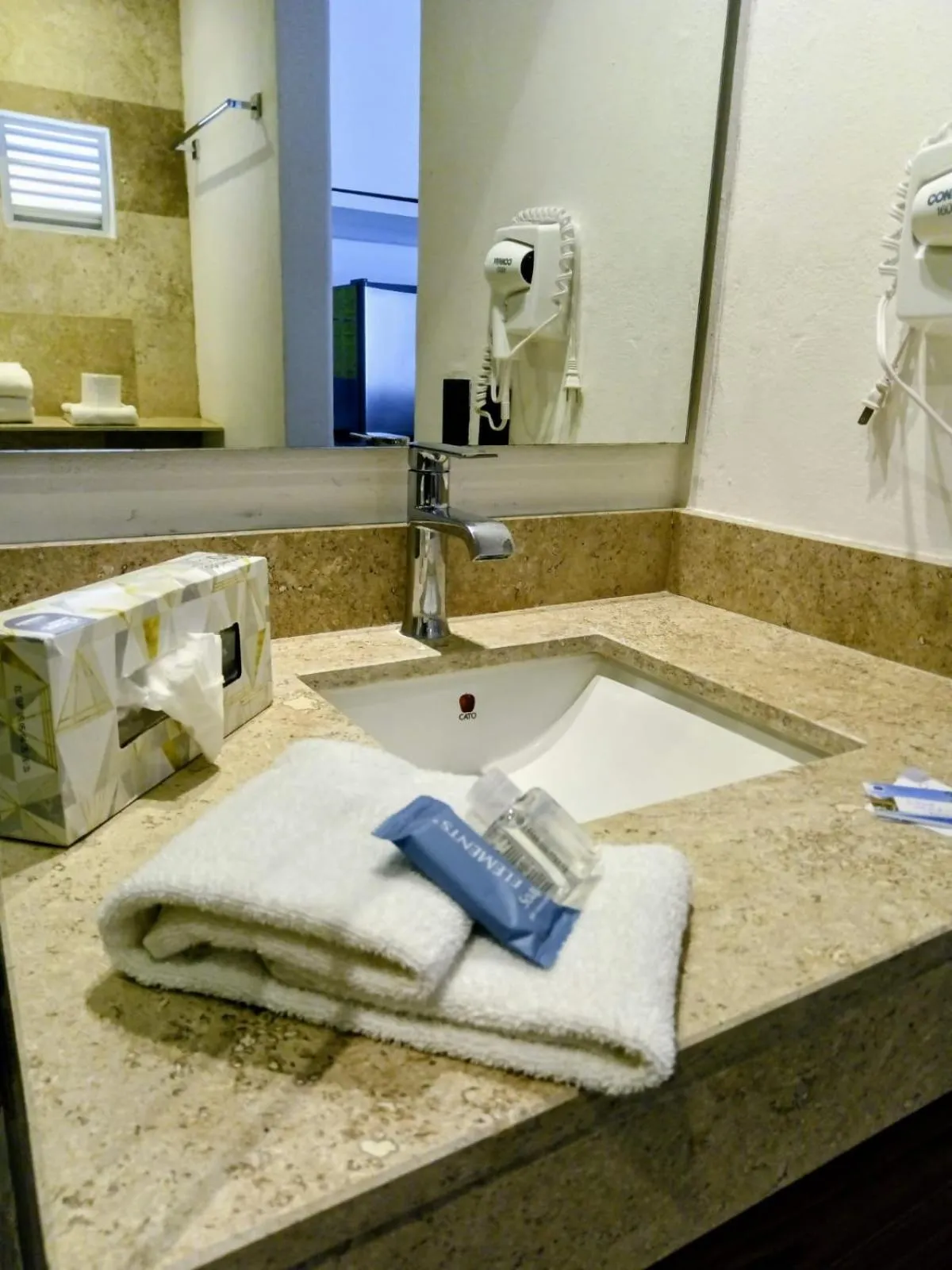 Bathroom in Hotel Calypso Cancun