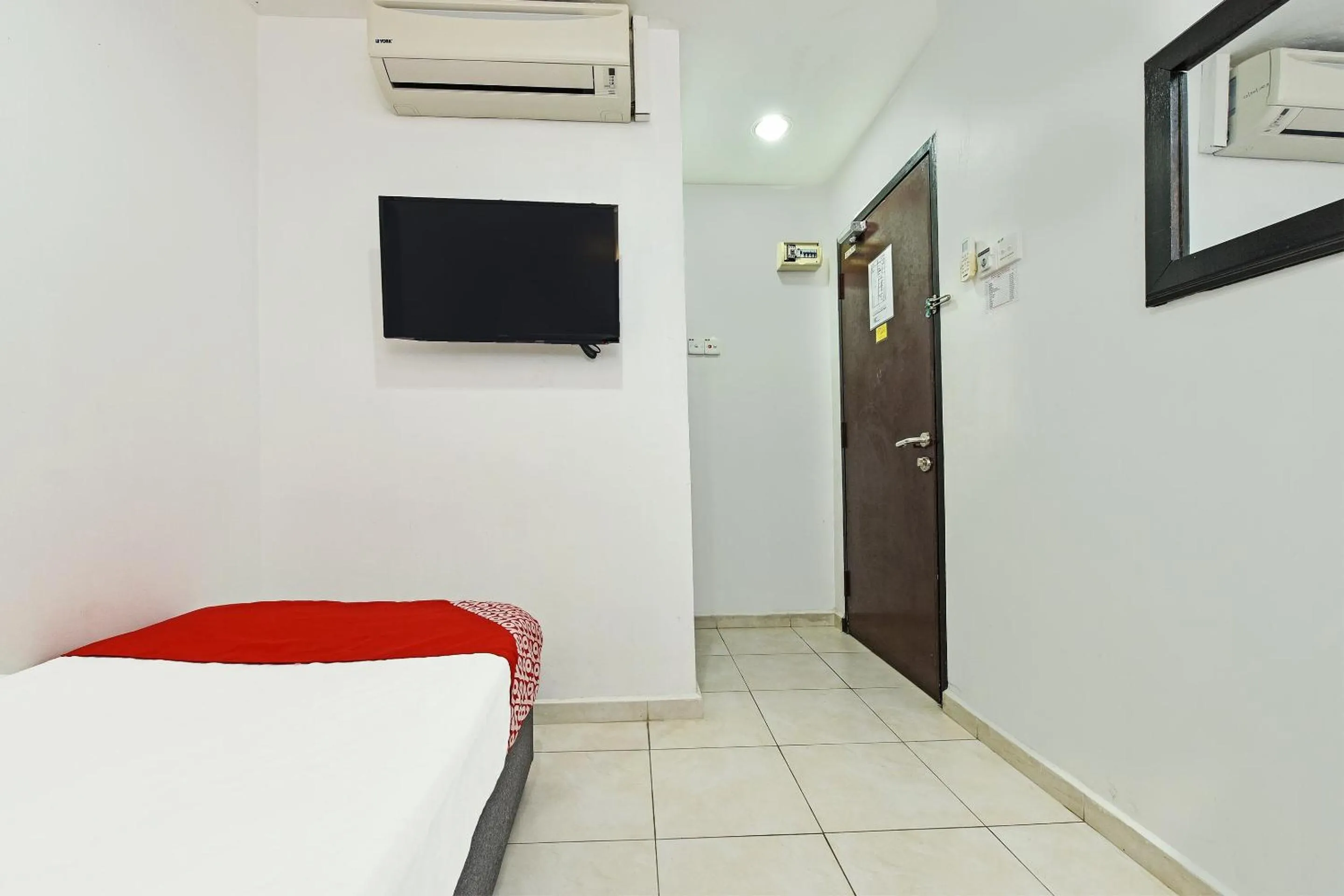 Bedroom, Bed in Hotel O Gemilang