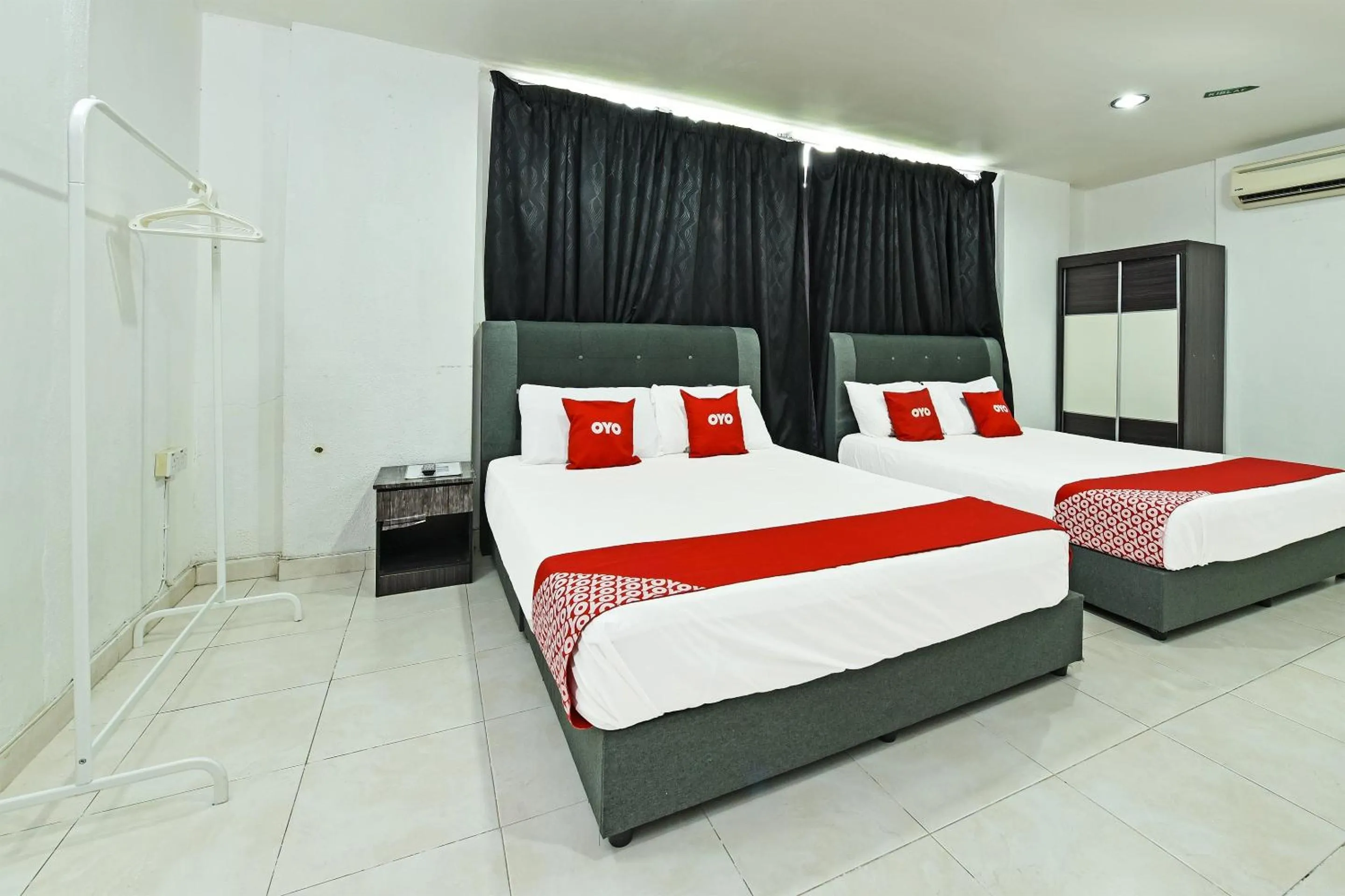 Bedroom, Bed in Hotel O Gemilang
