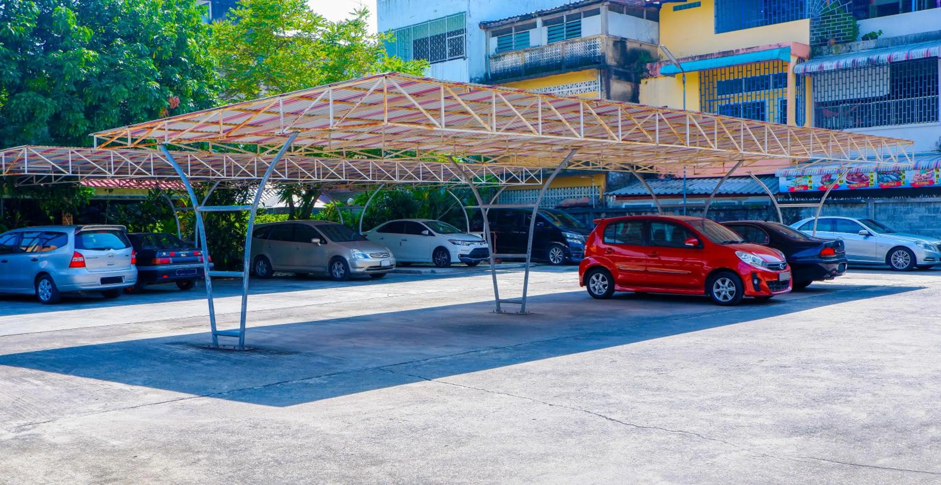 Parking in Sweet Home Hotel Betong