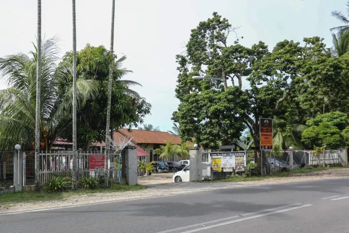 Facade/entrance in Cerana Villa Eco Resort