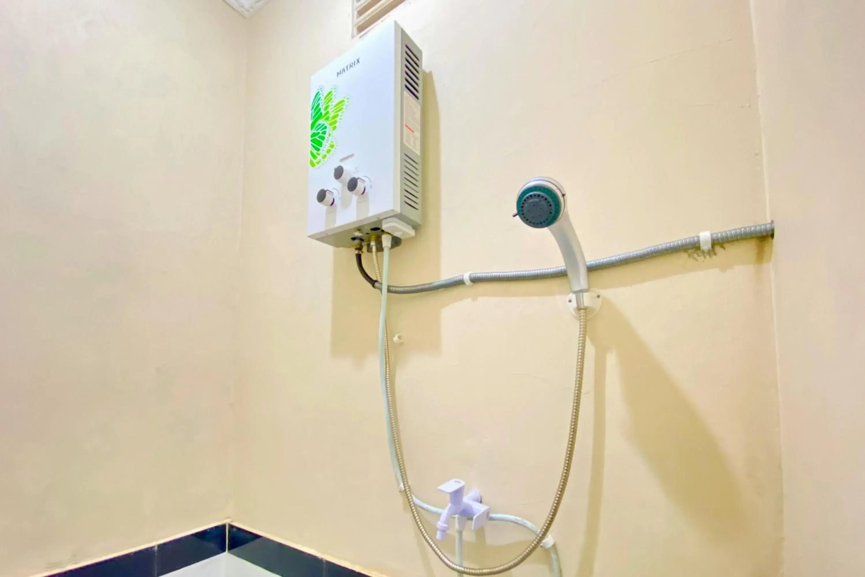 Deluxe Room in Homestay Banteng Adventure Dieng Mitra RedDoorz Deluxe Room in Homestay Banteng Adventure Dieng Mitra RedDoorz