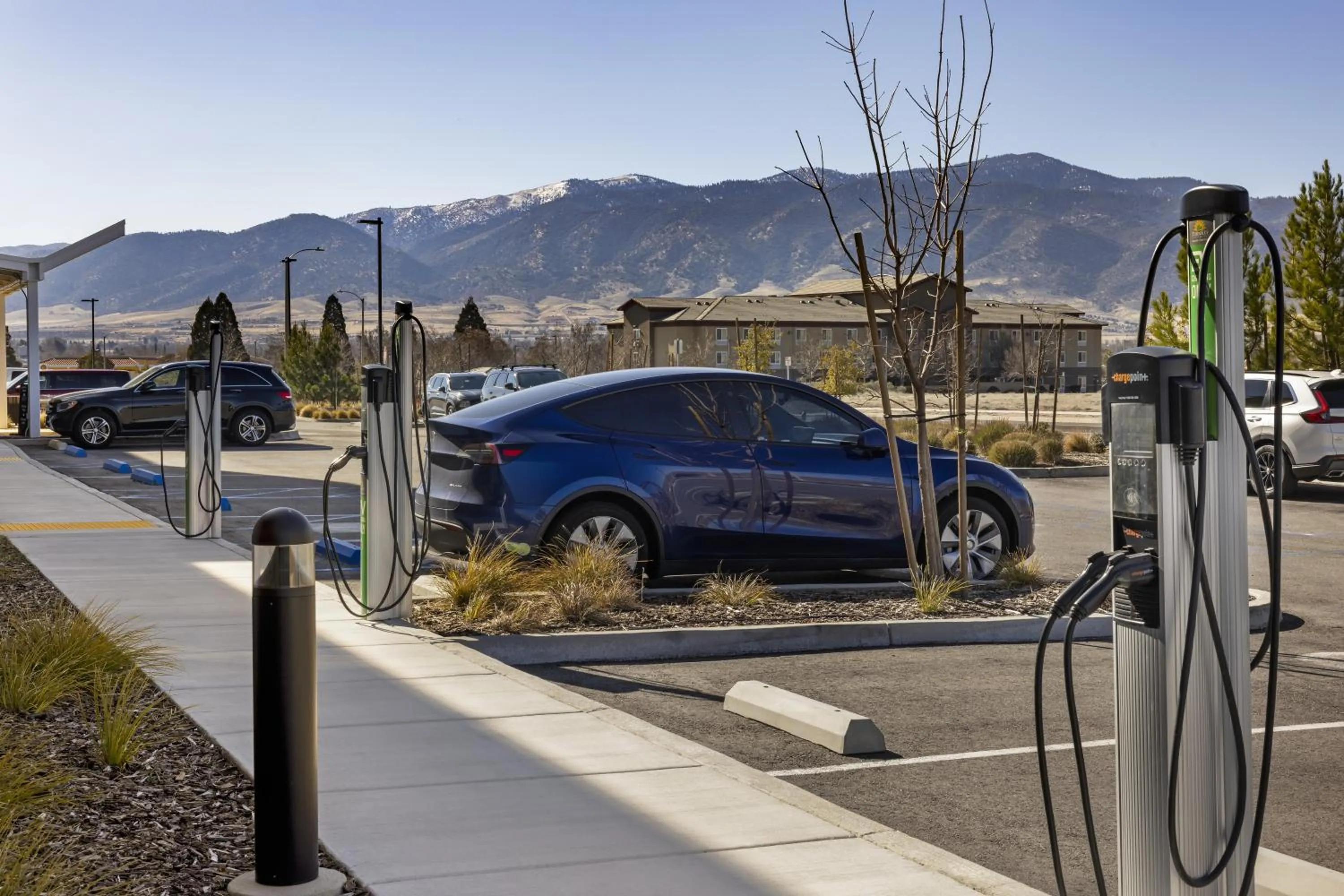 Parking in TownePlace Suites By Marriott Tehachapi