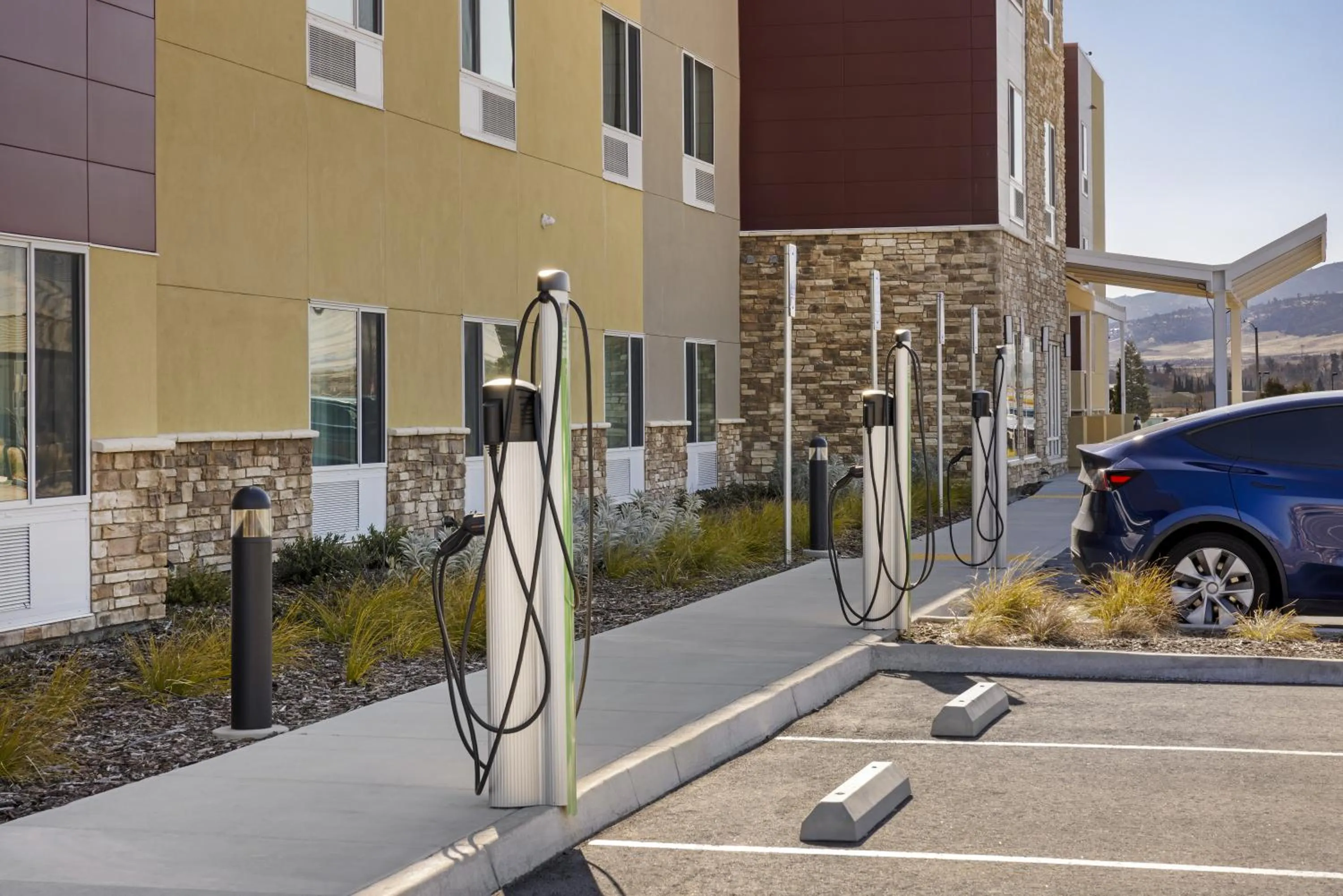 Parking in TownePlace Suites By Marriott Tehachapi