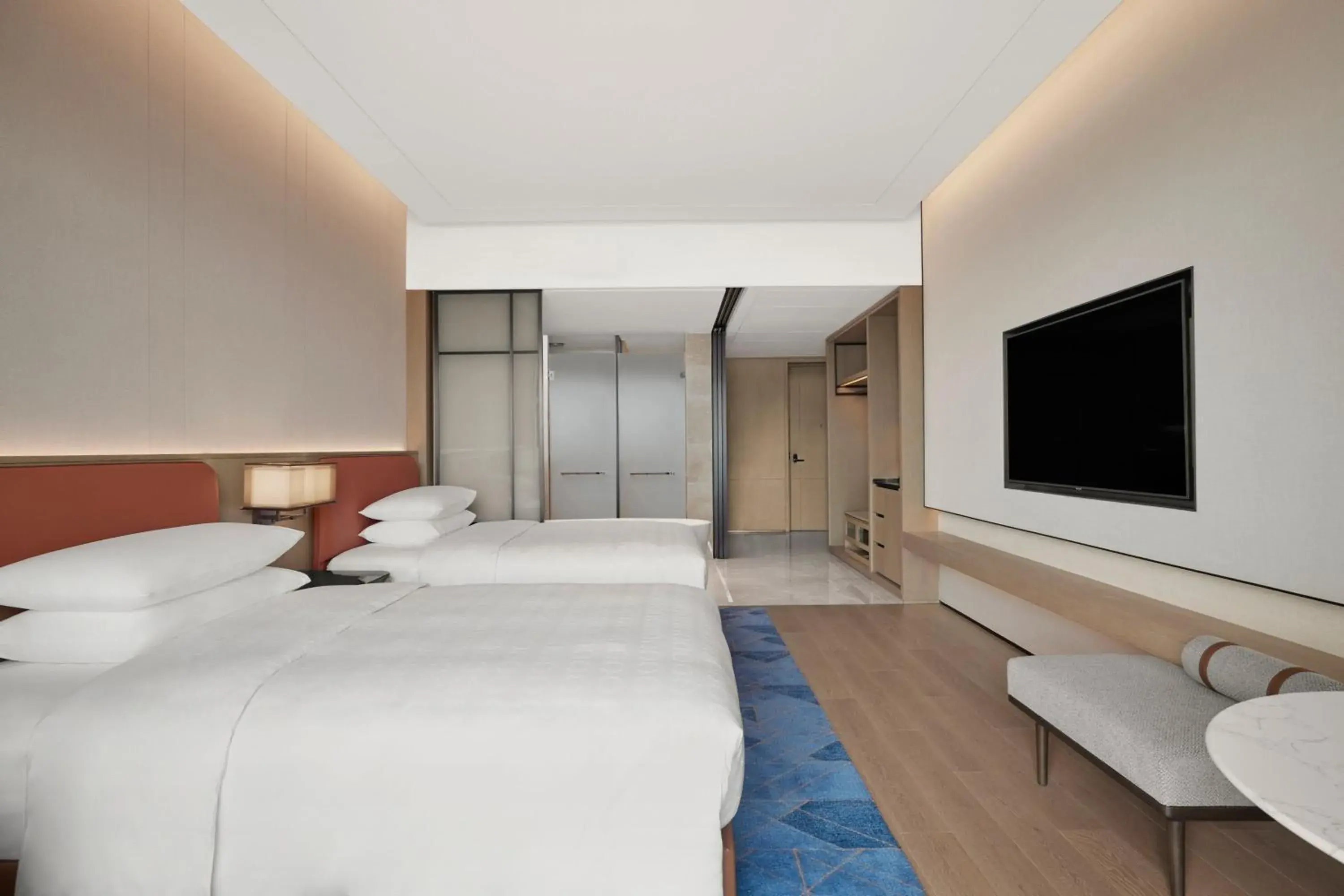 Deluxe Double Room with Two Double Beds, Balcony and City View in Sheraton Rizhao Hotel Deluxe Double Room with Two Double Beds, Balcony and City View in Sheraton Rizhao Hotel