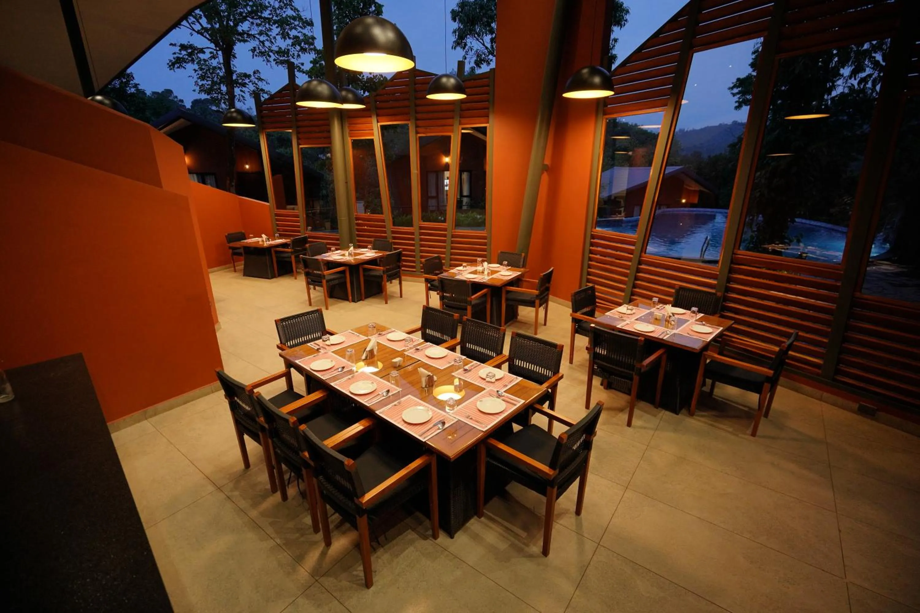 Restaurant/places to eat in Vyna Hillock Resort