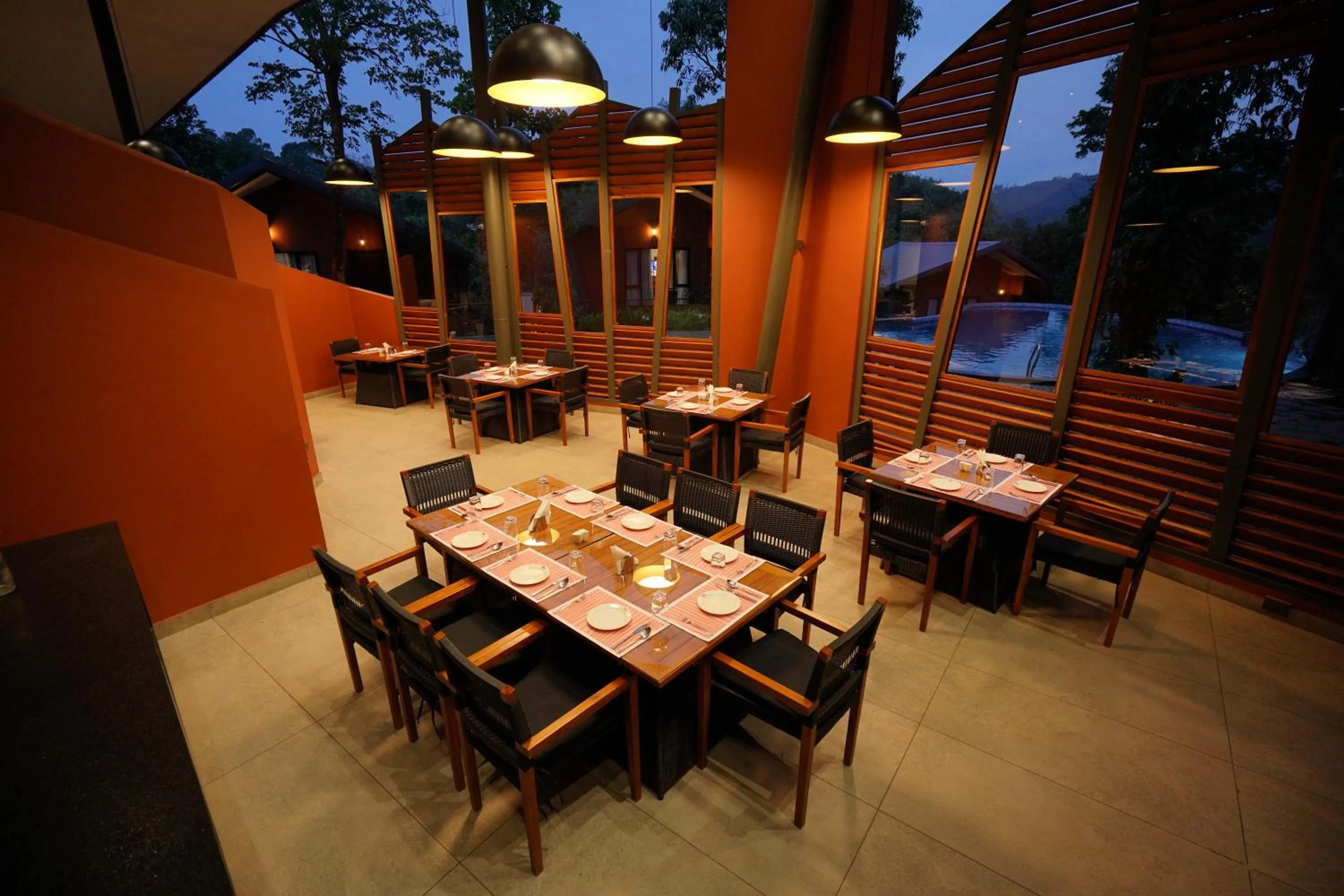 Restaurant/places to eat in Vyna Hillock Resort