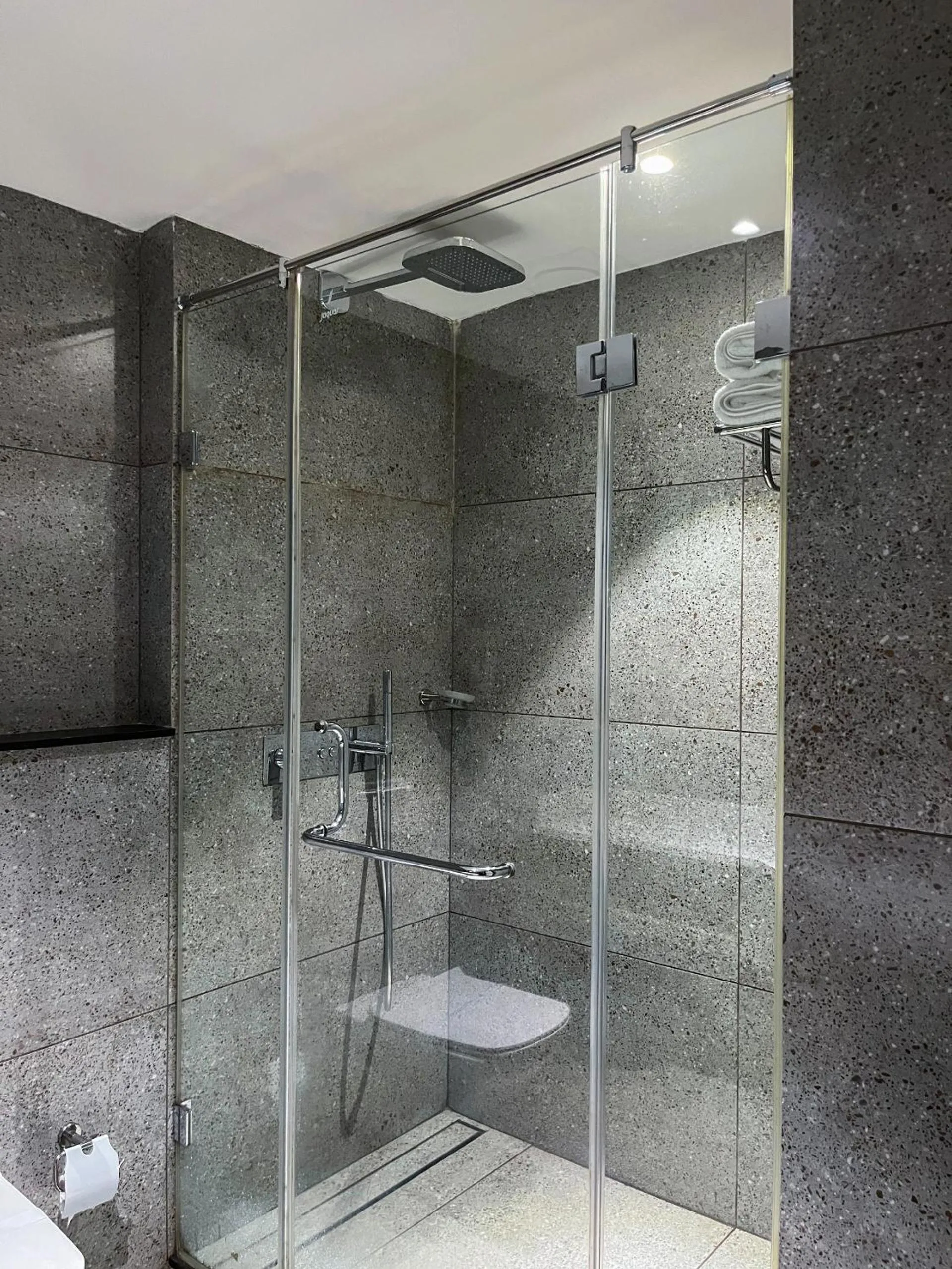Shower in Vyna Hillock Resort