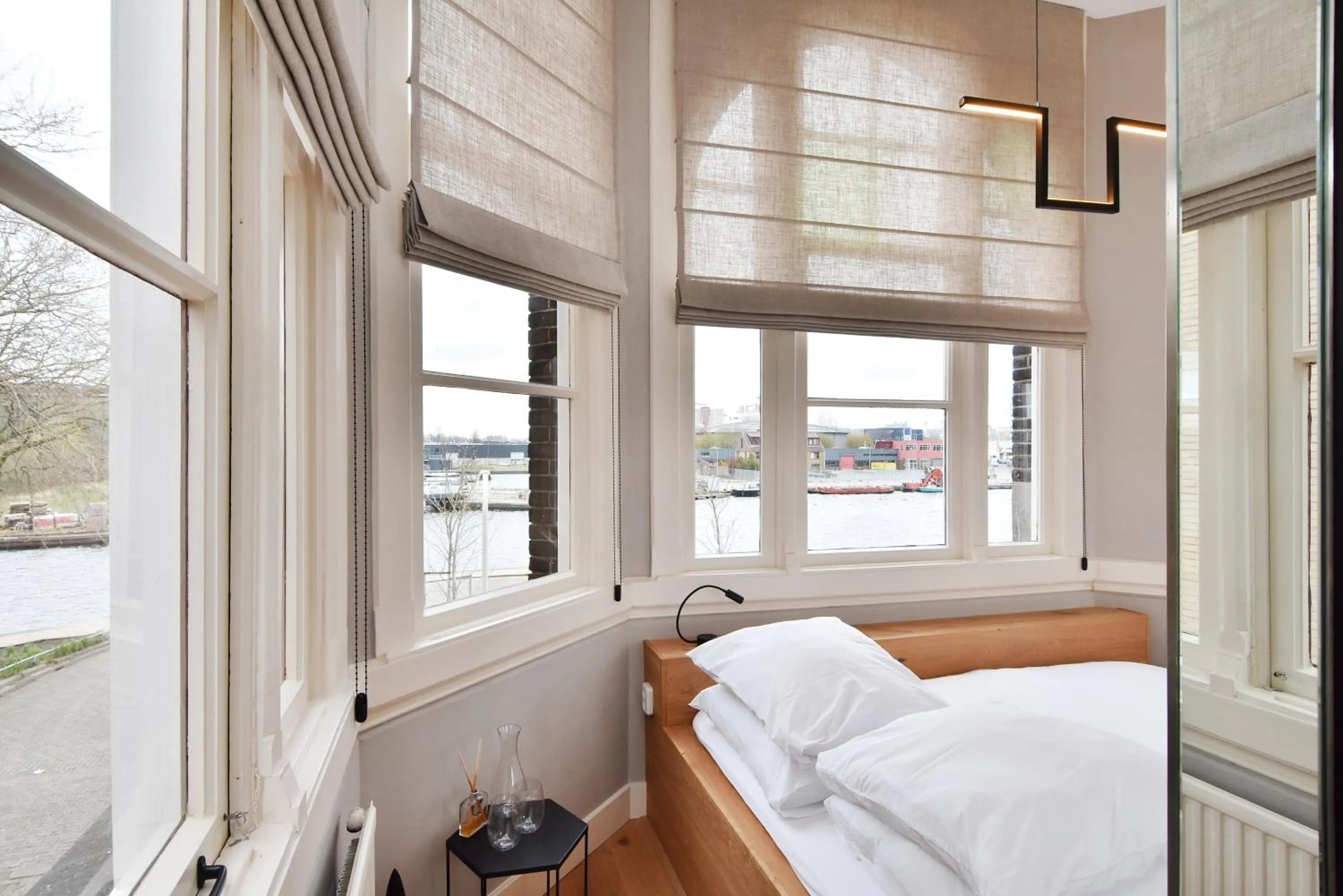 Bed in Boutique Hotel Havenkantoor